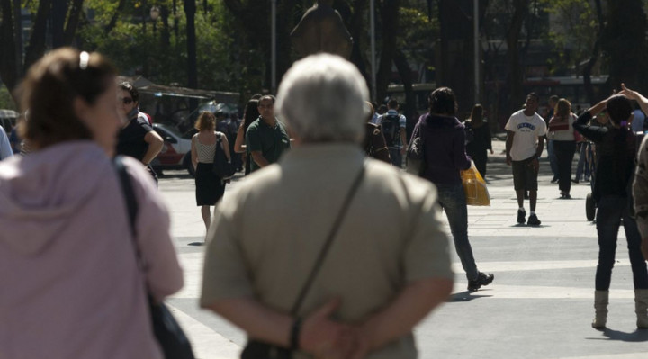 A popula&ccedil;&atilde;o com 65 anos ou mais no Brasil representava 10,5% do total em 2022, tendo crescido em rela&ccedil;&atilde;o h&aacute; dez anos, quanto estava em 7,7%