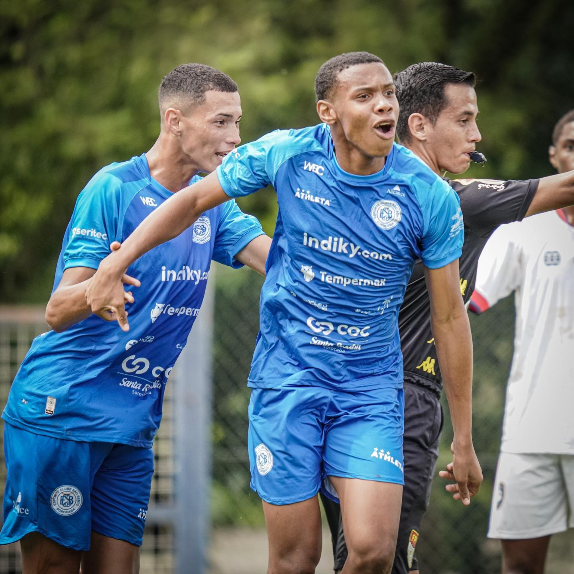 Sub-17 começou perdendo e virou o placar