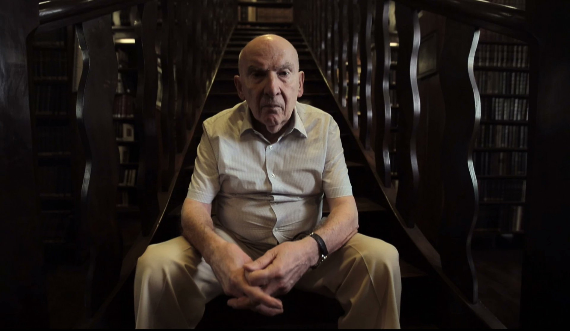 Fausto formou-se bacharel em direito pela Universidade de S&atilde;o Paulo (USP), em 1953