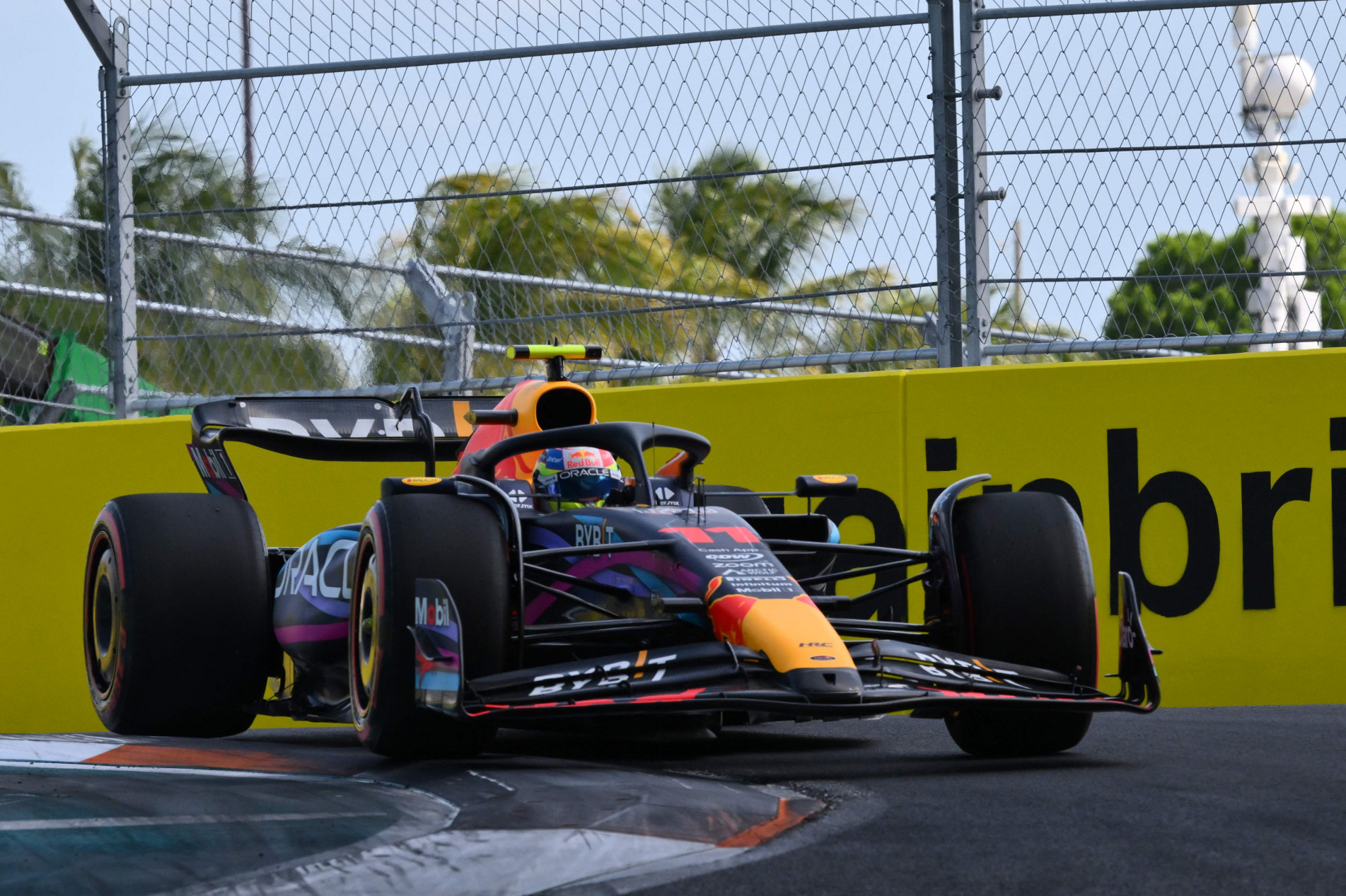 Mexicano pode superar Max Verstappen no Mundial