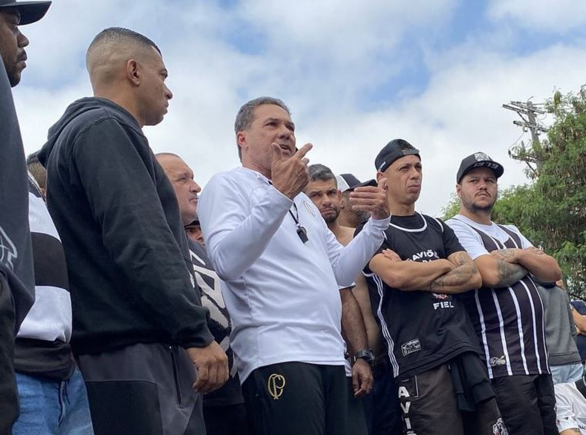 Técnico falou com a torcida