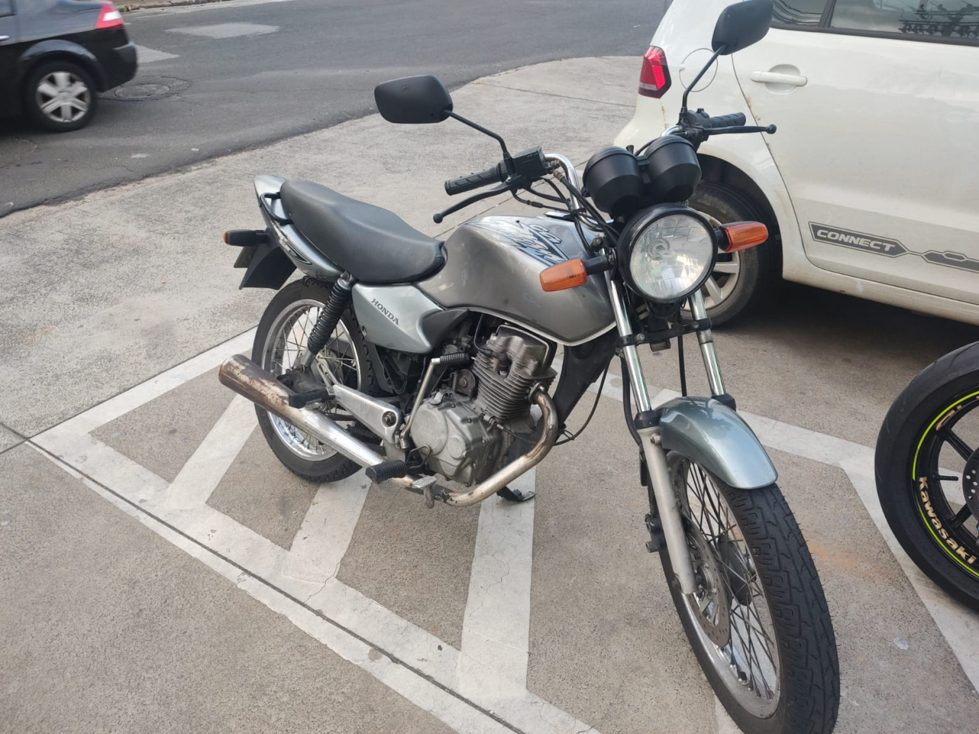Motocicleta foi furtada na região central da cidade