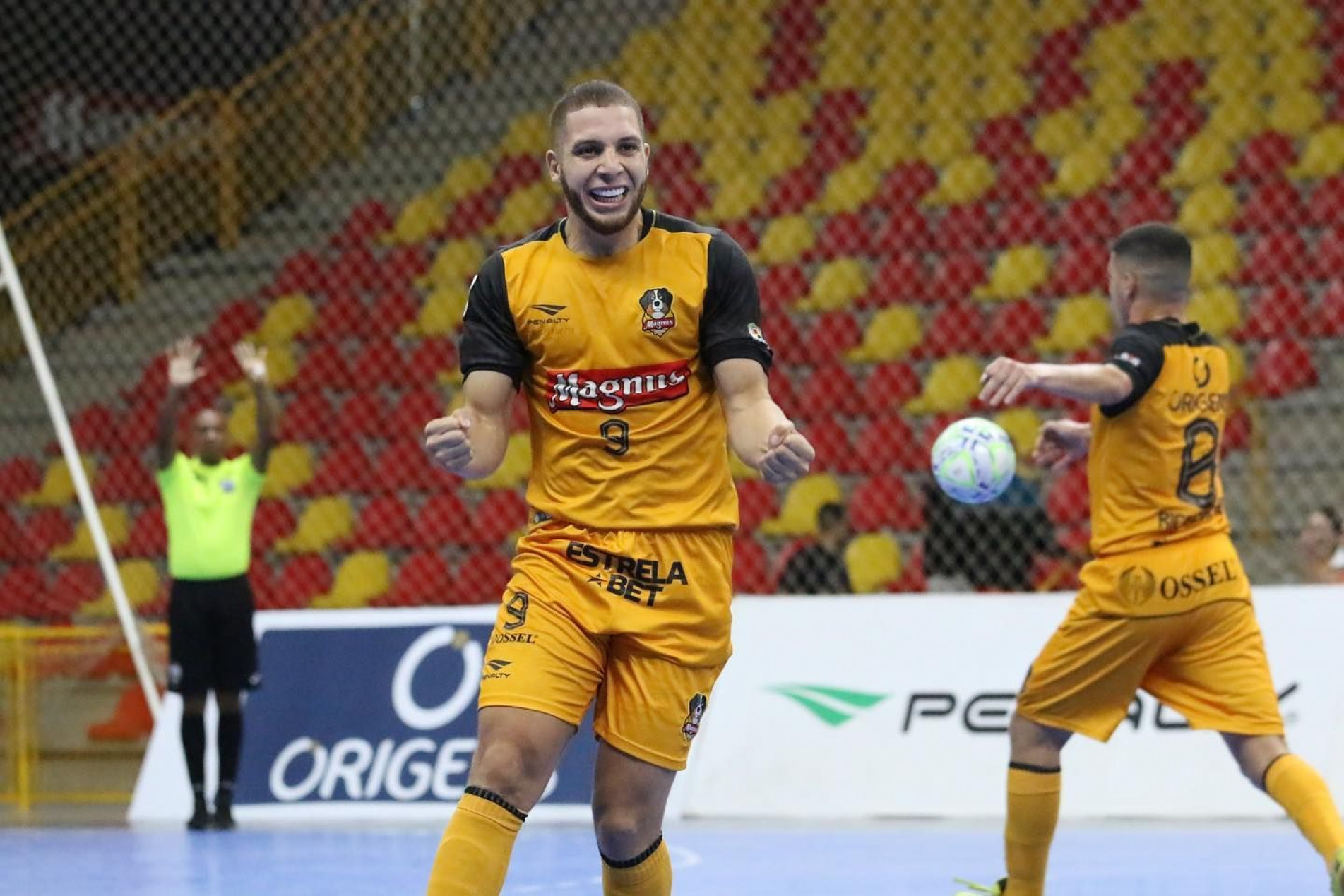 Pivô Charuto marcou dois gols no jogo