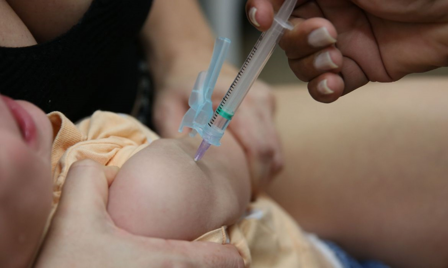  Vacinação contra a gripe para crianças a partir de seis meses até 11 anos de idade.