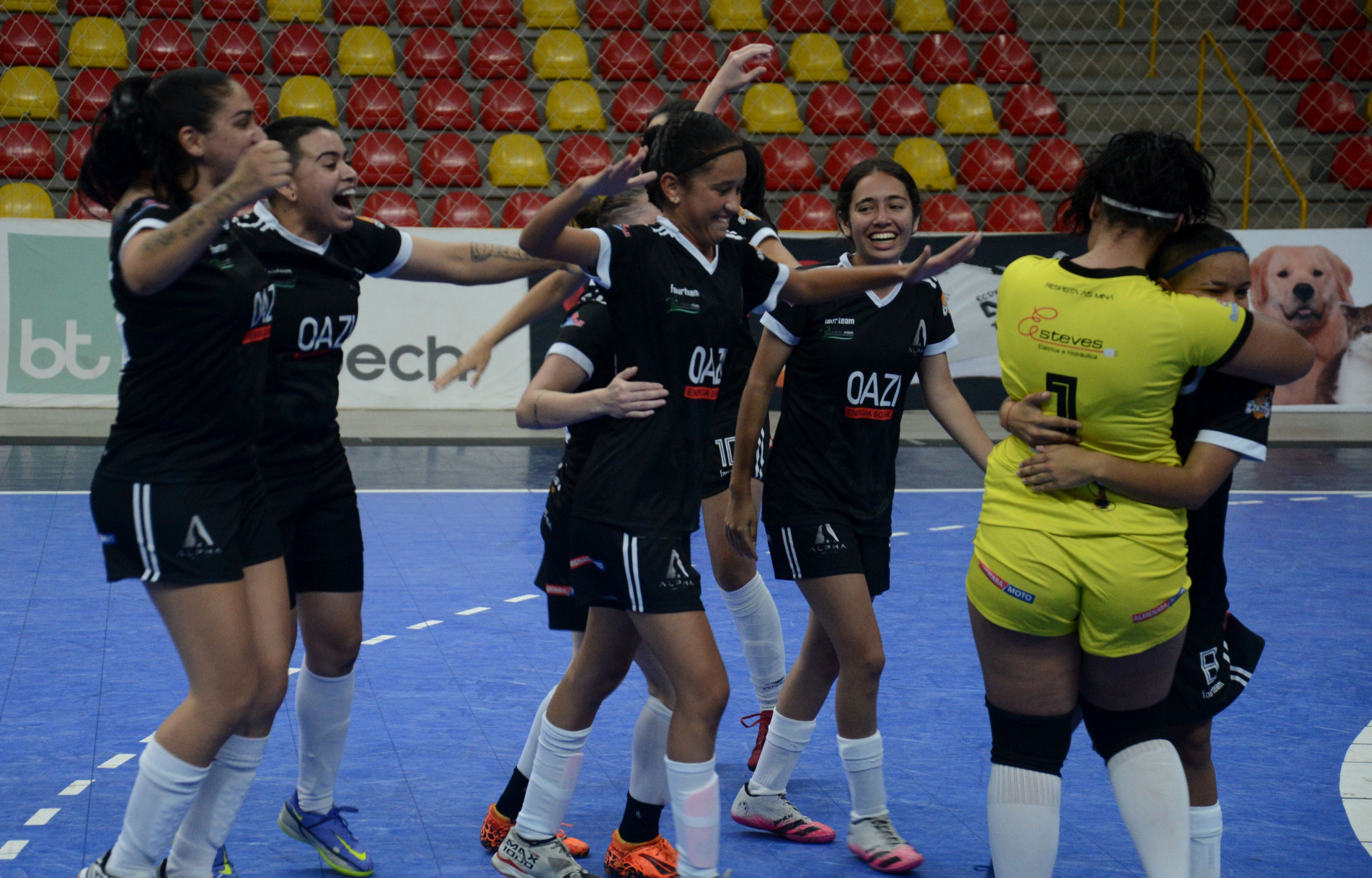 Já pelo Feminino, o Alpha Futsal ganhou nos pênaltis