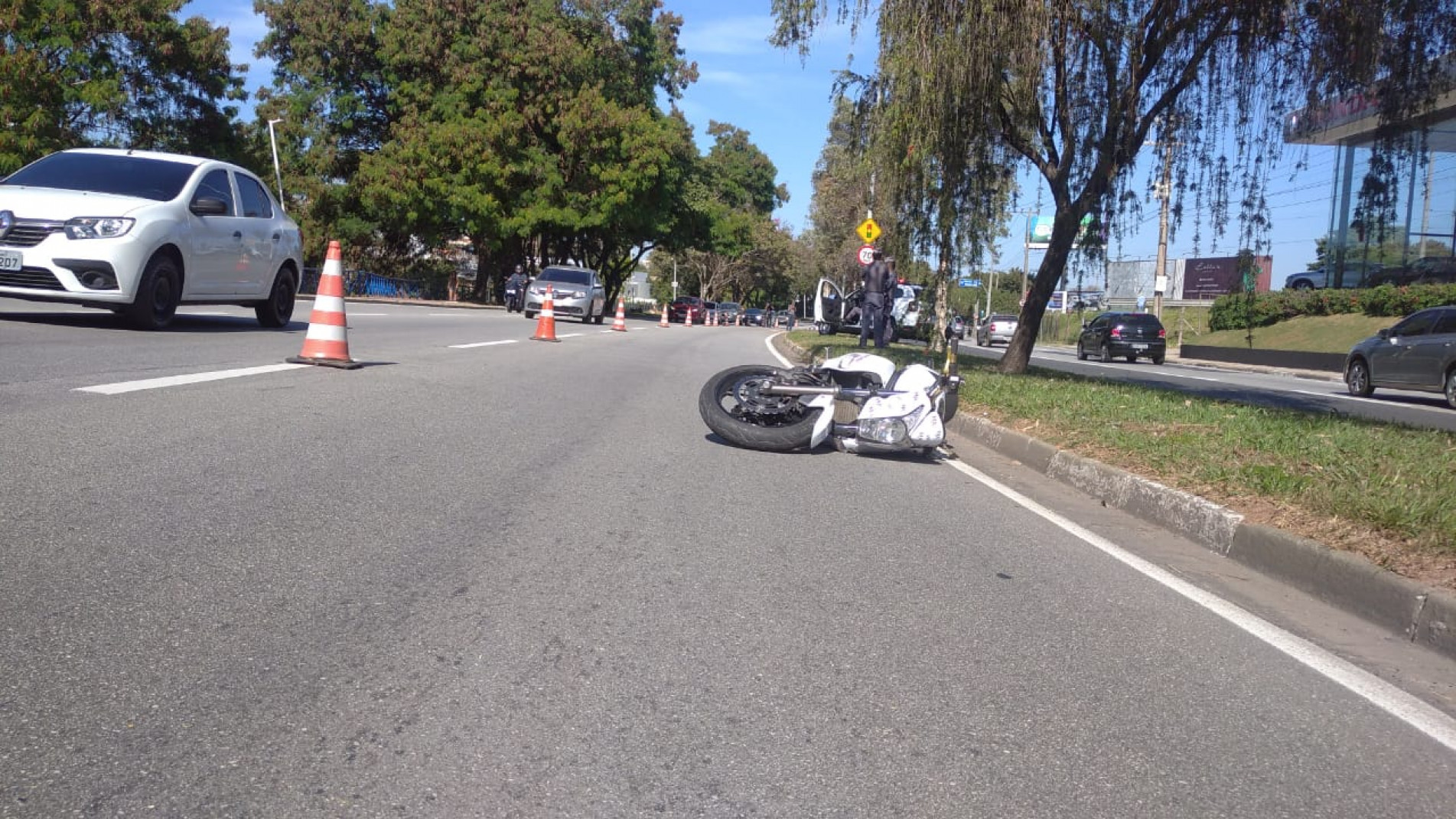 Um dos acidentes aconteceu por volta das 8h30