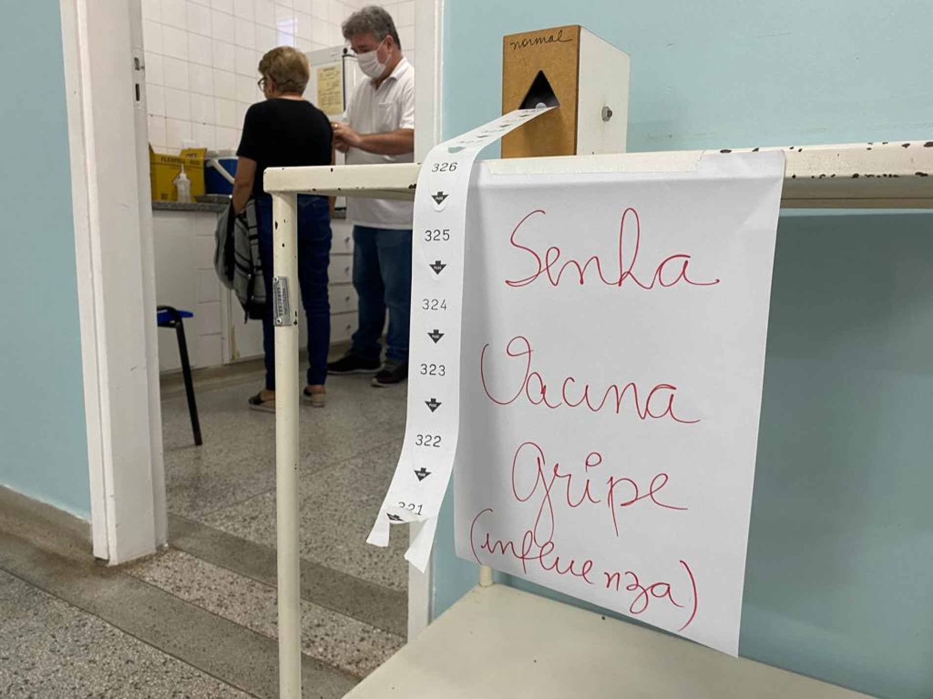 Vacinas contra a gripe contemplam pessoas com mais de seis meses de idade