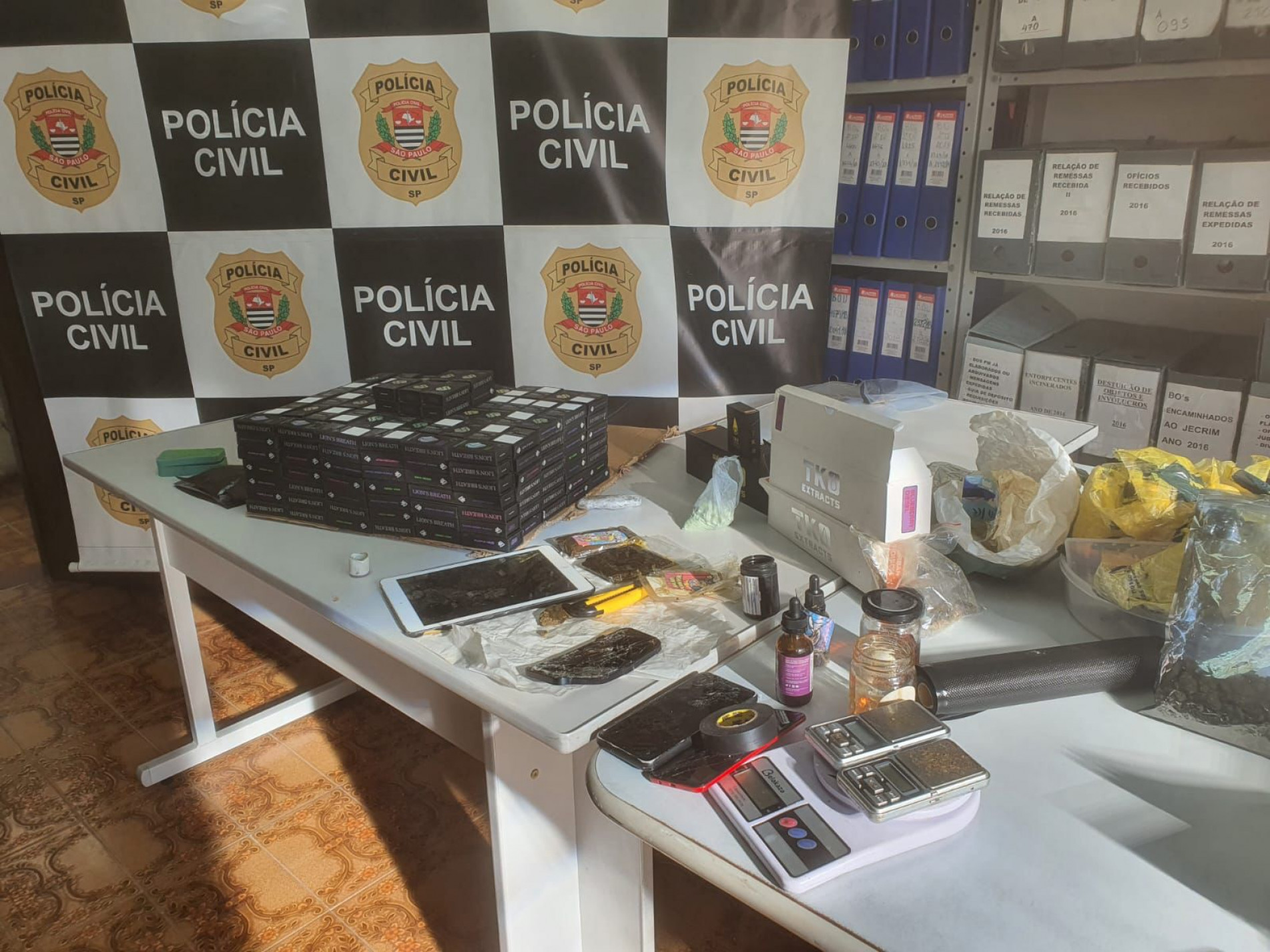O homem foi acusado de distribuir entorpecentes no Bairro dos Morros, Vila Sabiá e João Romão
