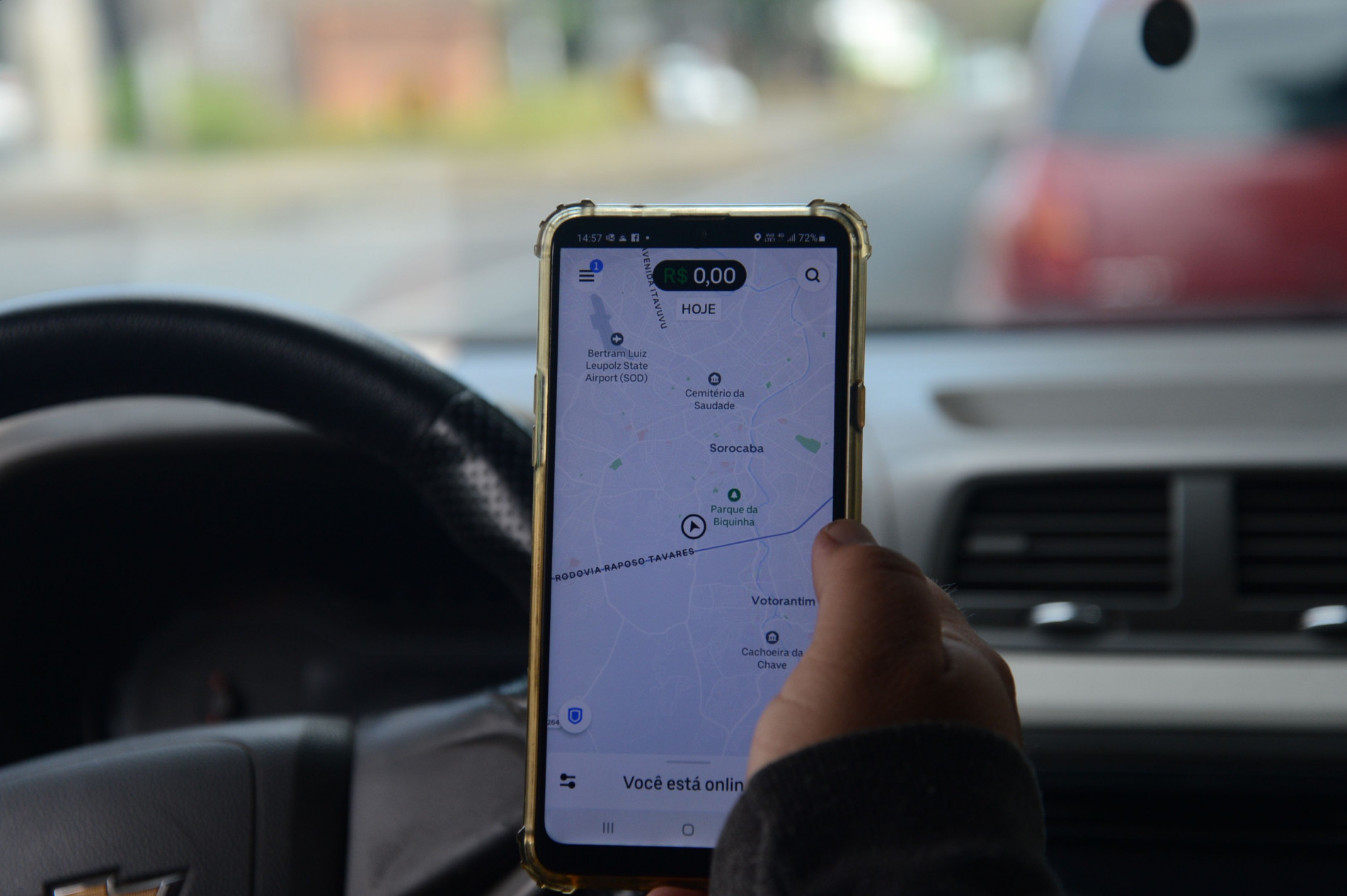 Usuários reclamam que motoristas cancelam as viagens