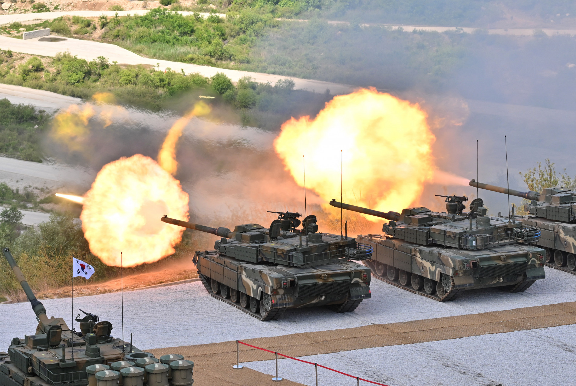 Exercícios militares teriam provocado teste com mísseis na Coreia do Norte