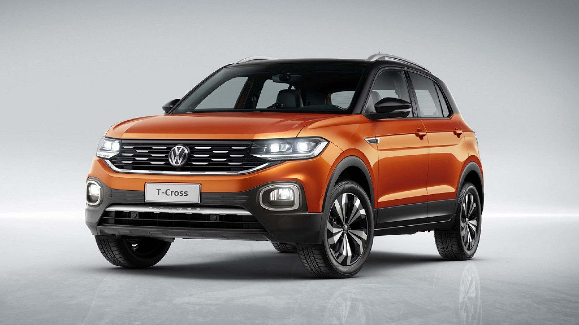 Vice-líder de vendas no segmento, o T-Cross só deve receber sua primeira reestilização mais profunda com a chegada da linha 2024