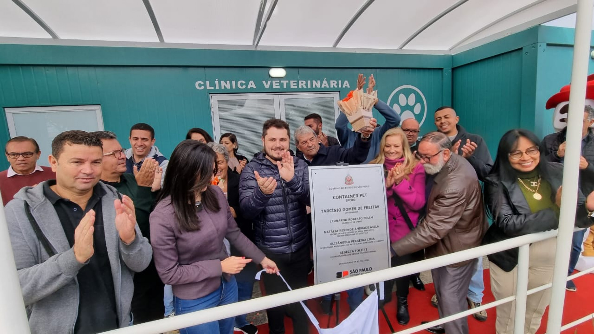 Consultório Veterinário Pet Container faz parte do programa Meu Pet e foi implantado através de convênio celebrado entre o Município de Iperó e o Governo do Estado de São Paulo