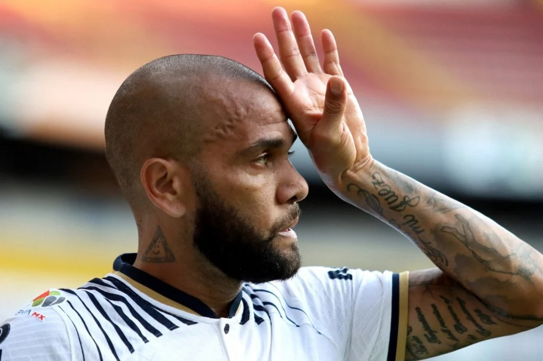 Acusado de estupro, Daniel Alves completa exatos cinco meses de prisão nesta terça-feira (20)