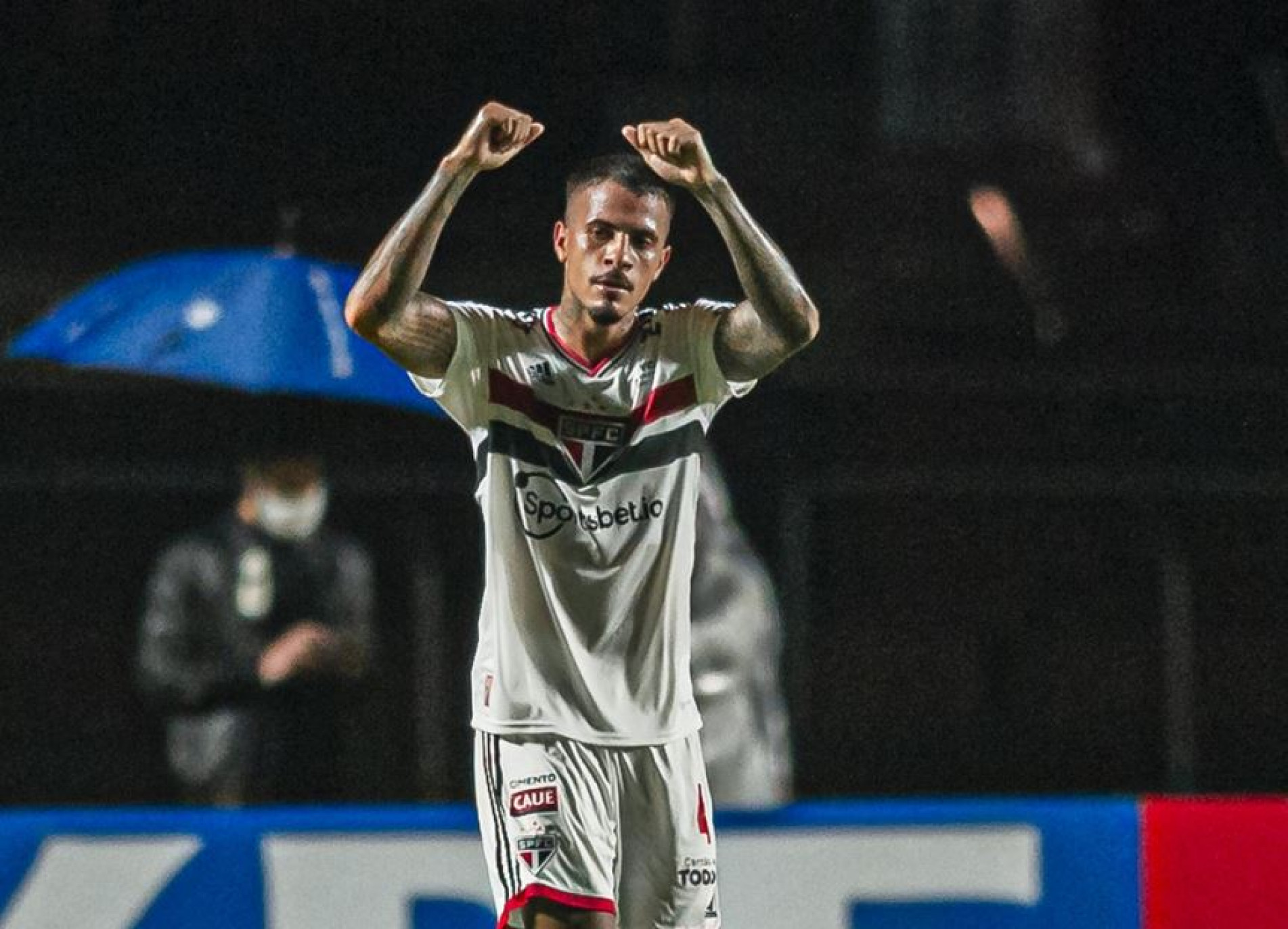 Diego Costa deve ocupar a vaga de Arboleda
