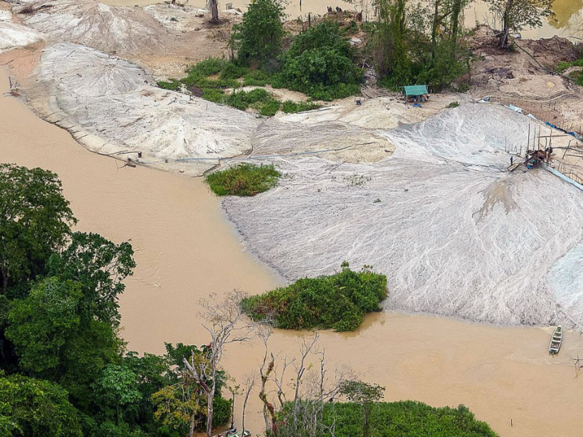 Garimpo de ouro na Amazônia cresceu mais de 90%