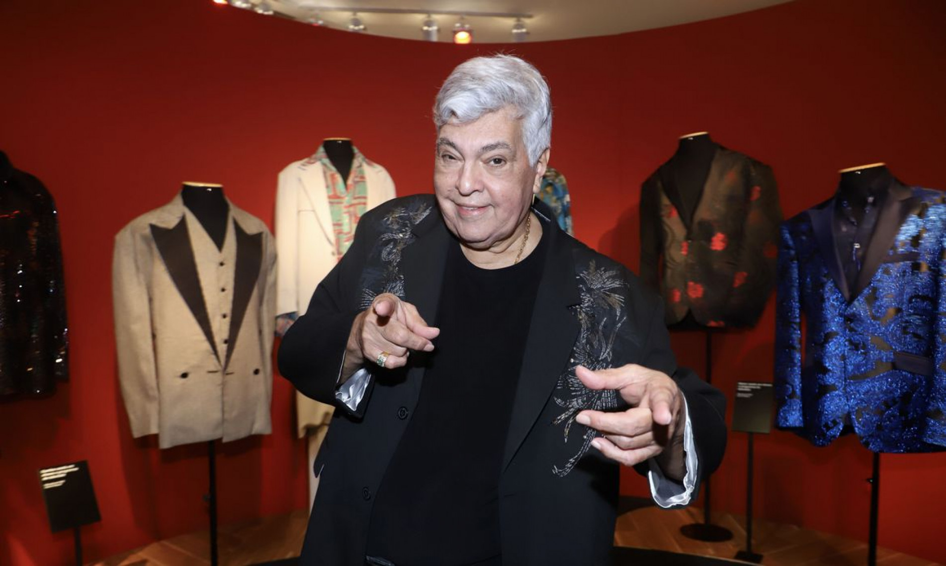 Exposição sobre a vida e carreira do cantor acontece em SP