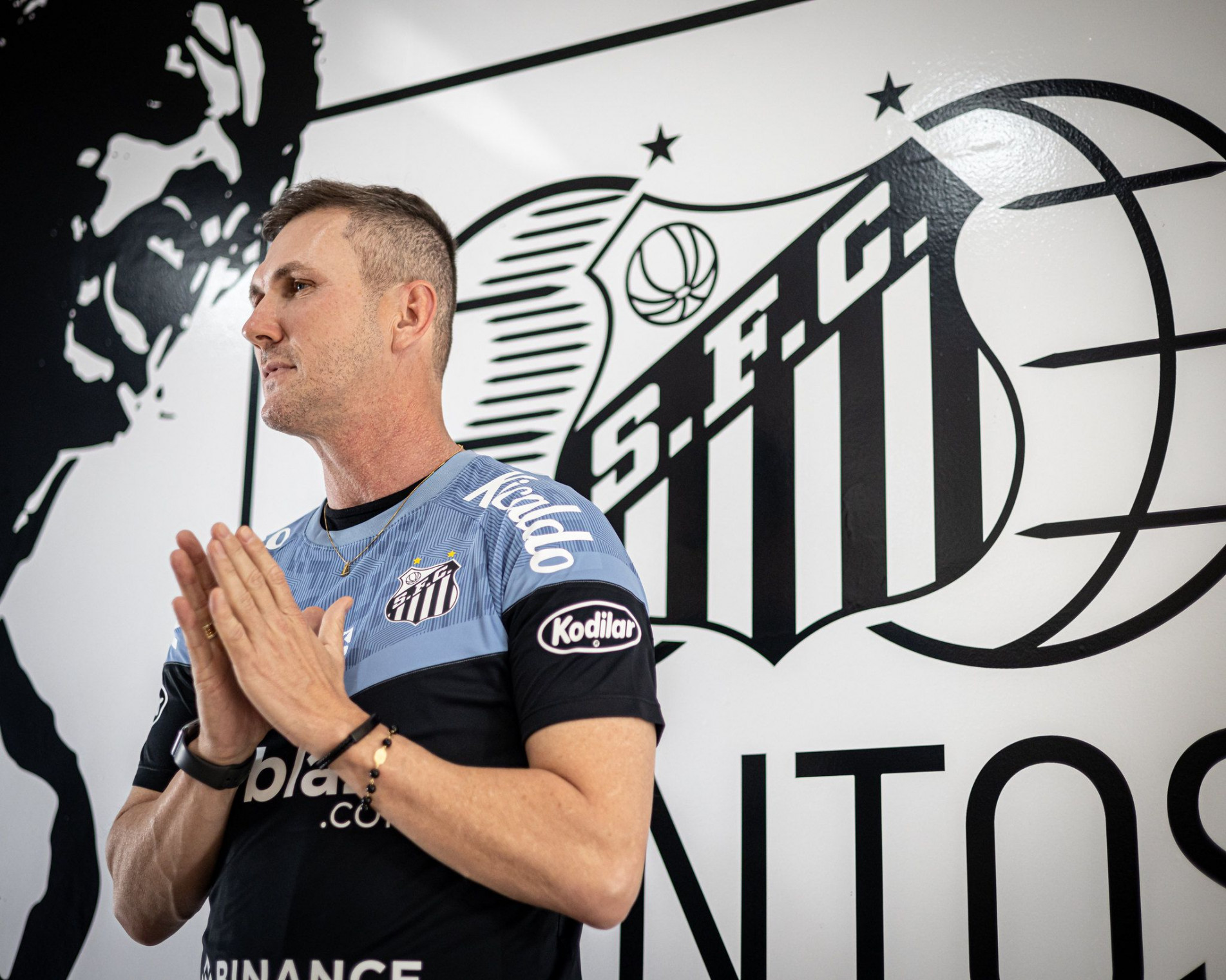 Santos vai estrear Paulo Turra contra o Flamengo