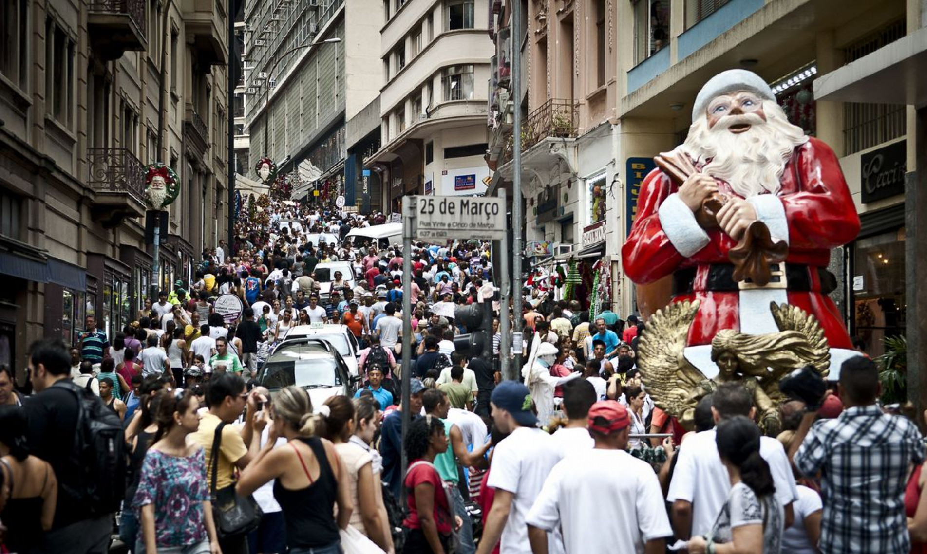 A populaçãp brasileira cresceu 6,5% em 2022, com 203.062.512 de habitantes, em relação a 2010, quando havia 190,8 milhões, segundo o Censo 