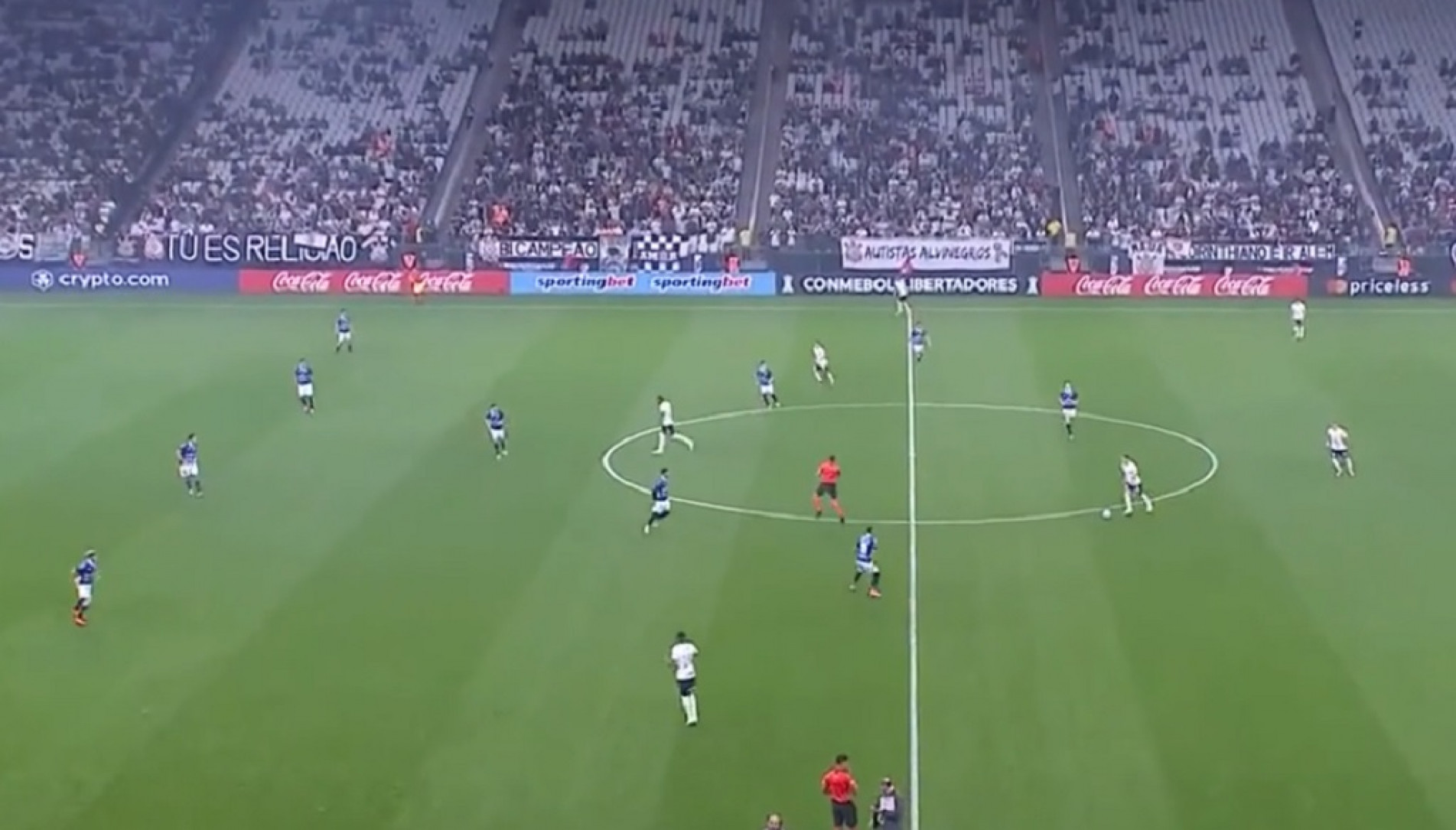 Eliminado do principal torneio continental, o Corinthians terá de se contentar com a disputa dos playoffs da Copa Sul-Americana