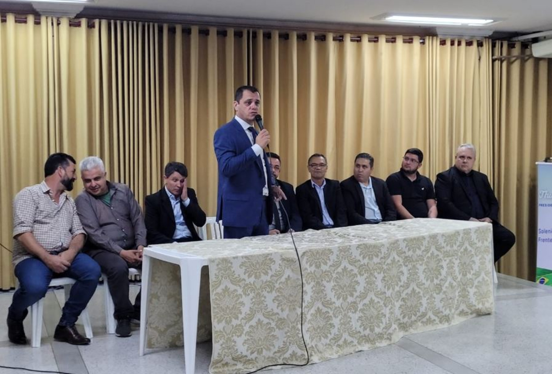 Lançamento da Frente, na noite de quinta-feira, na sede da Apevo, contou com representantes de vários municípios 