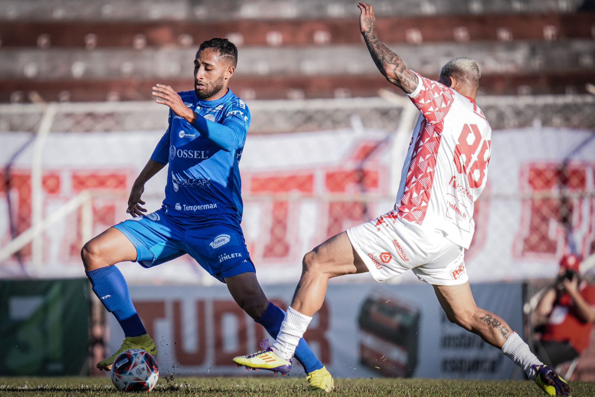 O jogo ocorreu no estádio Alfredo de Castilho, em Bauru