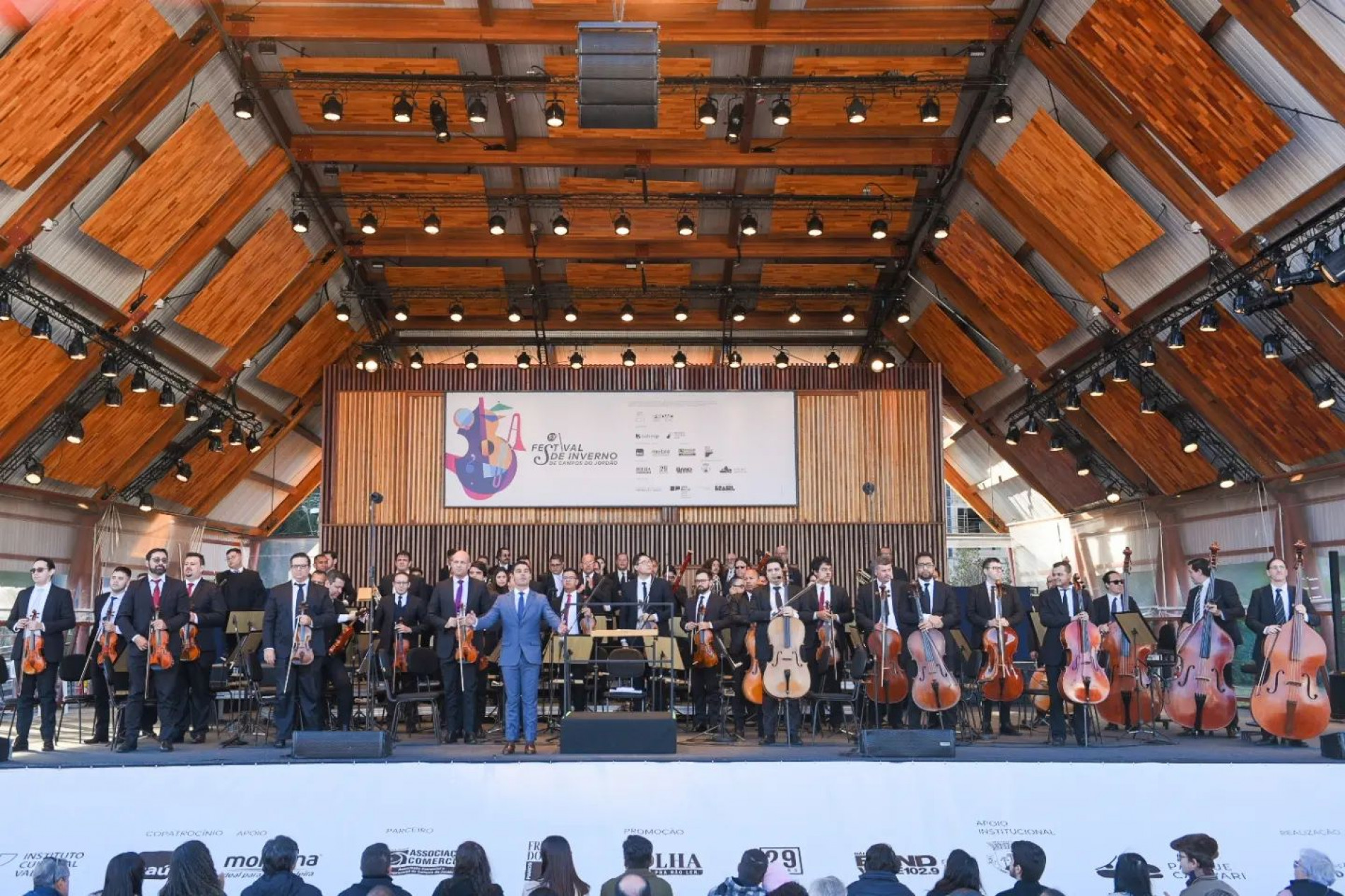 Regida pelo maestro Eduardo Pereira, OSS fez apresentação no último sábado (15)
