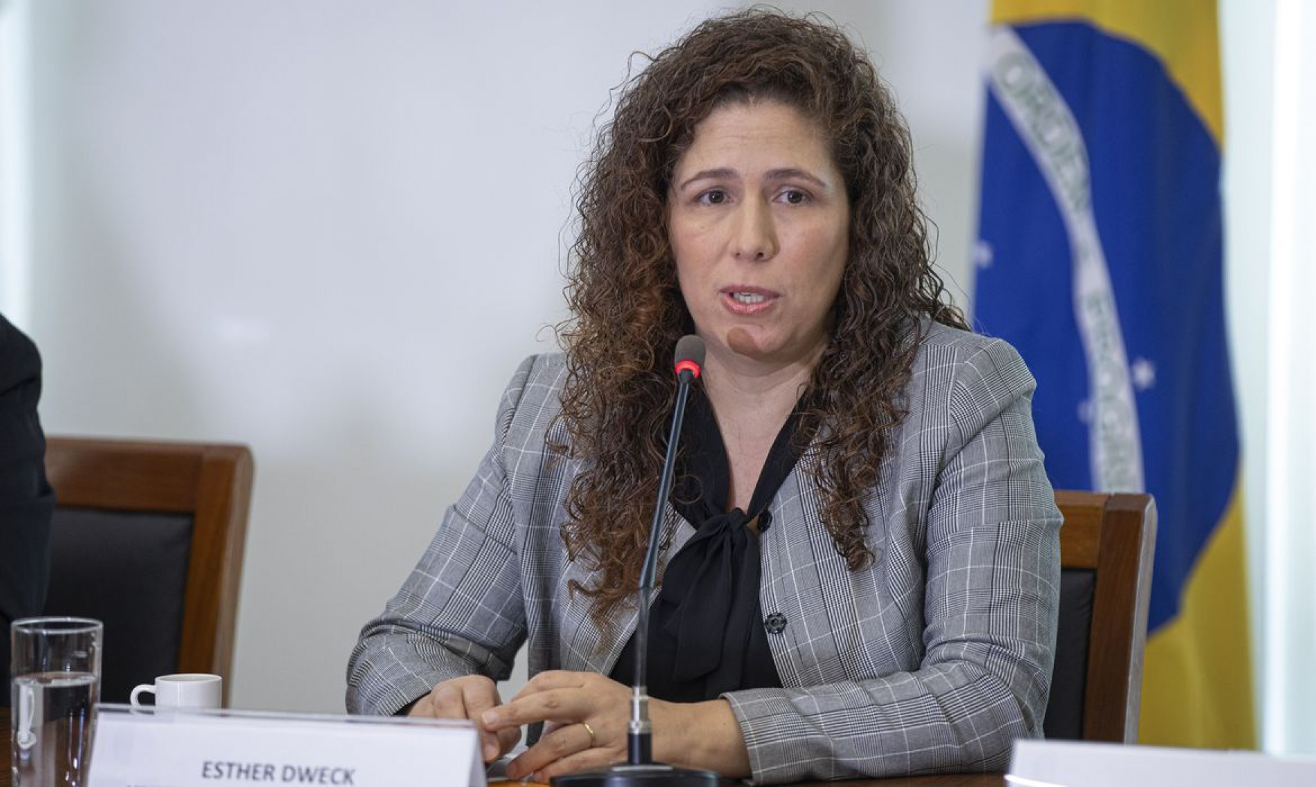 Esther Dweck, ministra da Gestão e Inovação