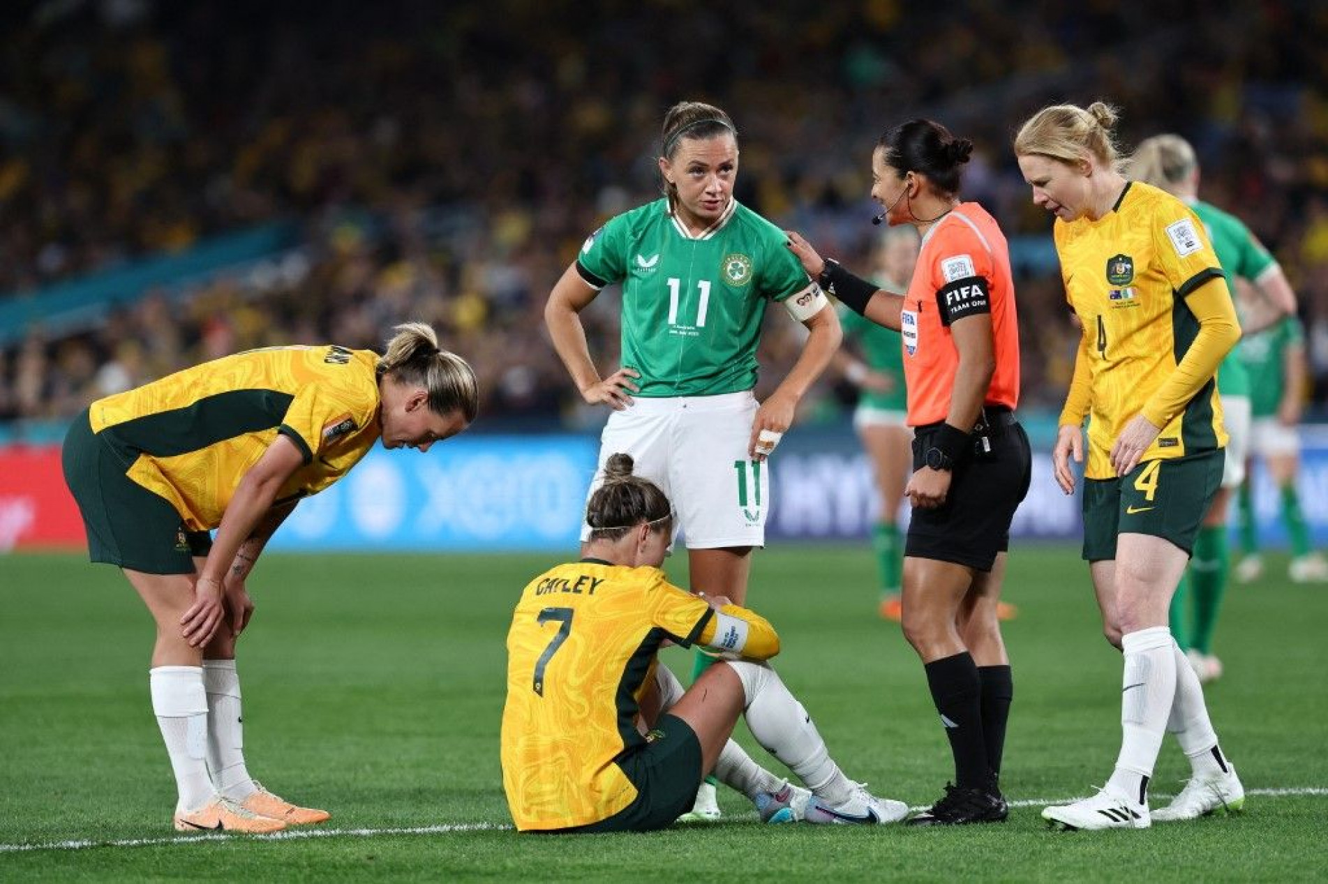 Brasileira Edina Alves apitou Austrália x Irlanda