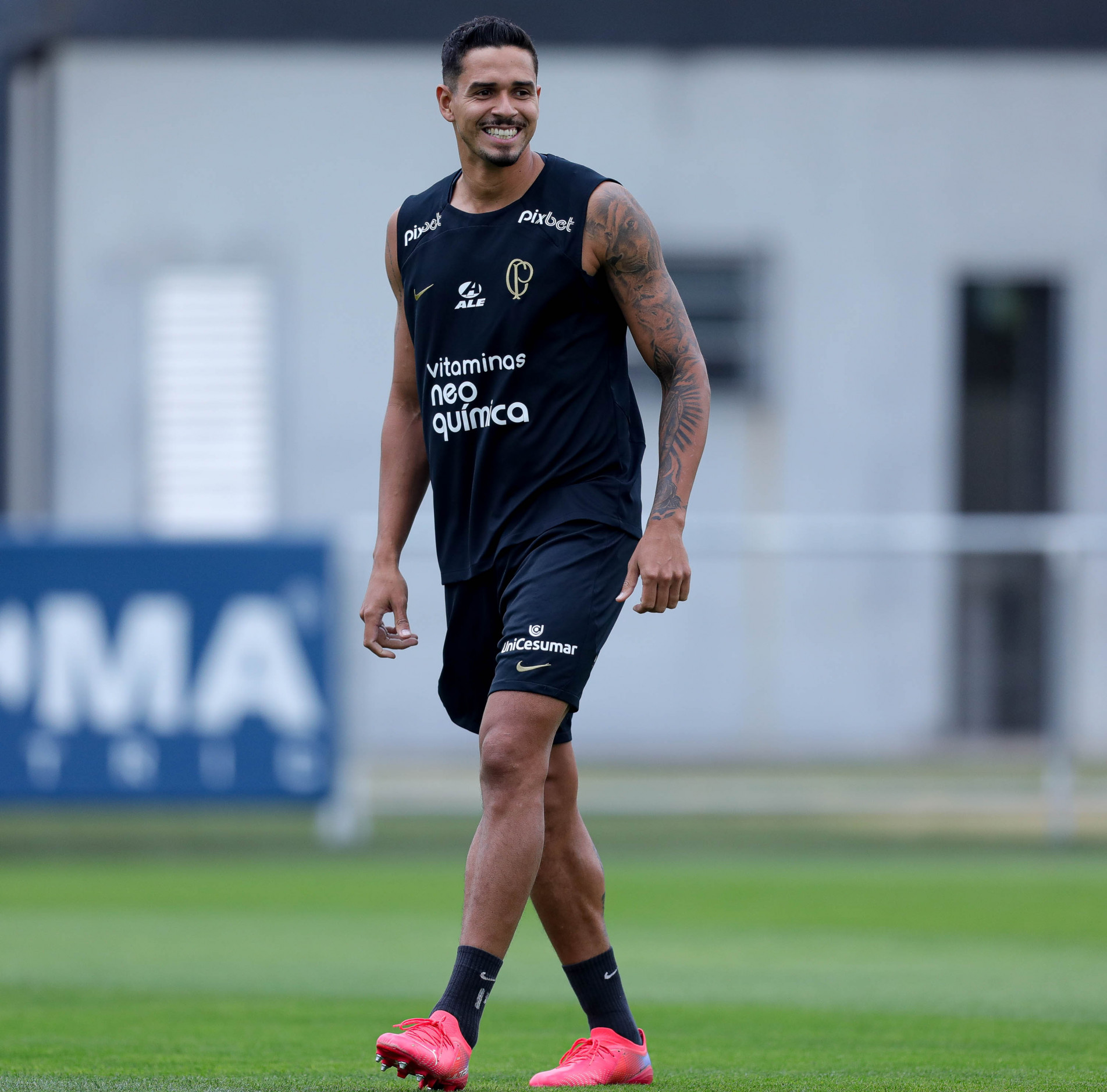 Zagueiro chegou do Benfica