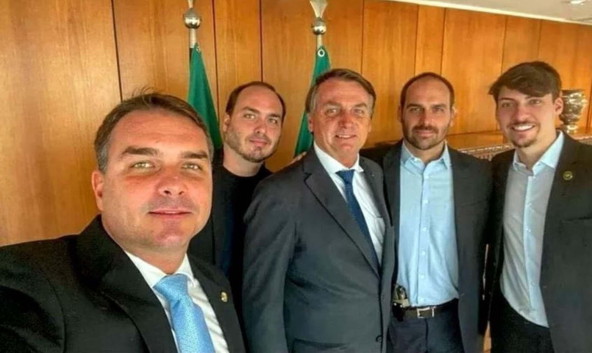 Jair Bolsonaro evita comentar arrecadação por PIX