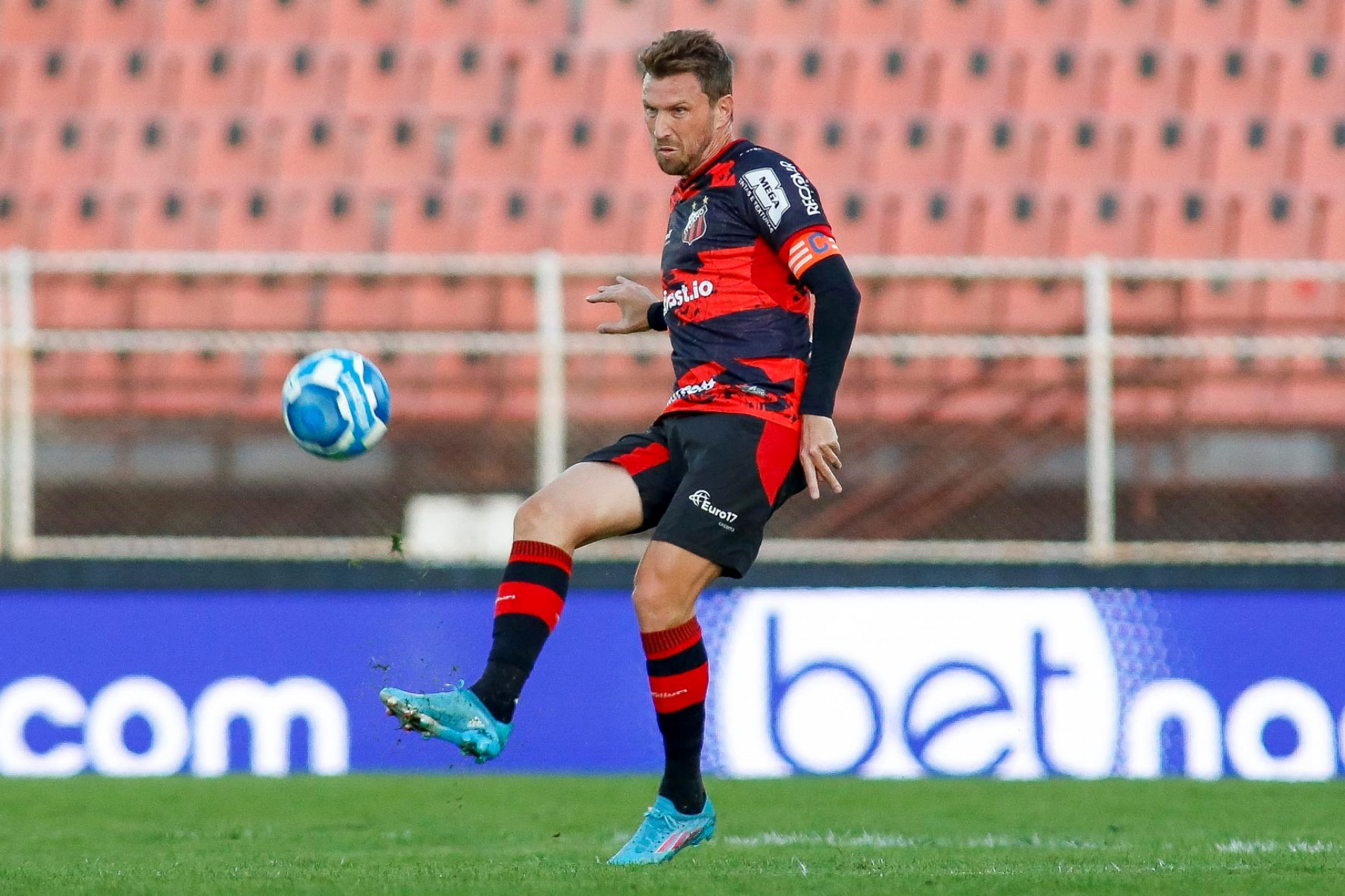 Time paulista vem de derrota para o Ava&iacute;, em casa, por 1 a 0, 