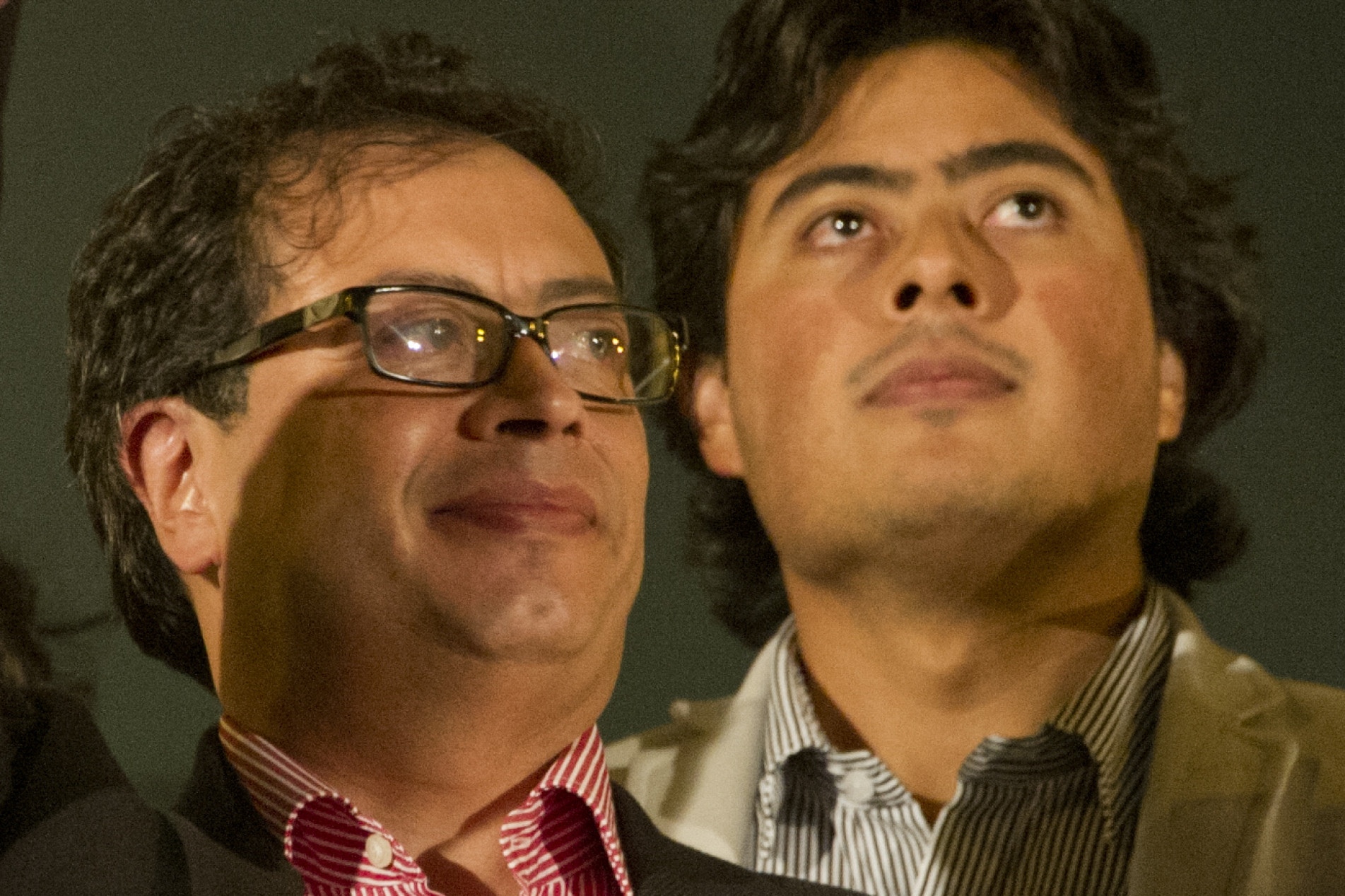 Gustavo Petro (no primeiro plano) e o filho primogênito Nicólas Petro