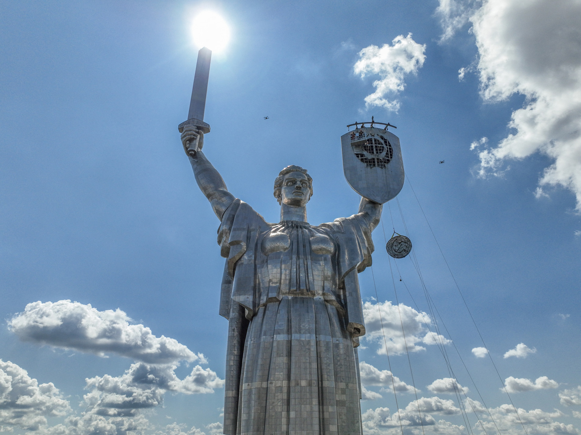 Escultura de aço, de 62 m. de altura, vai ser restaurada
