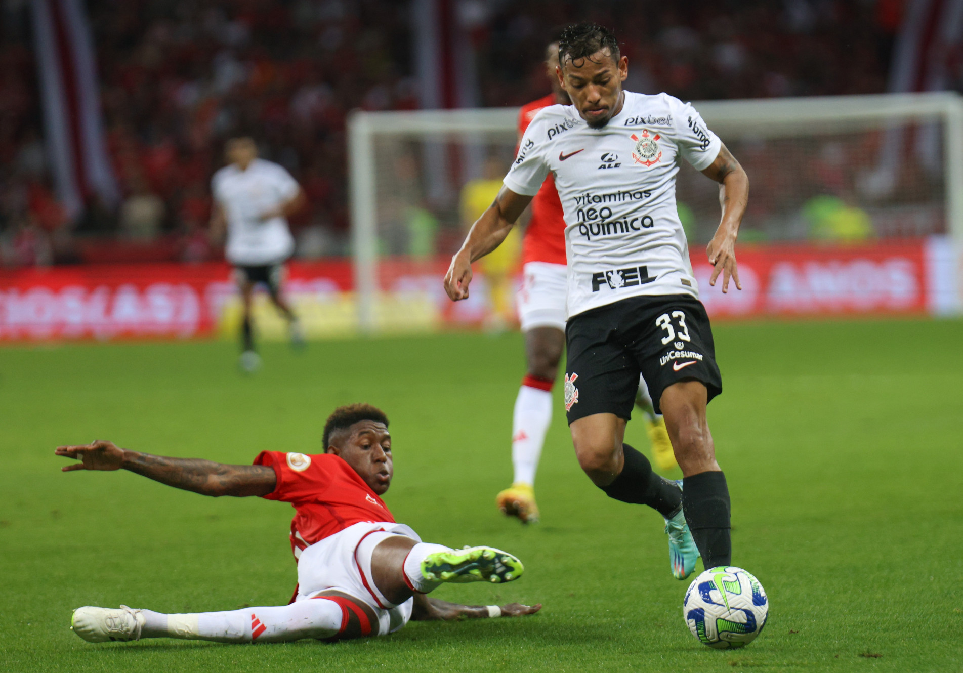 Inter e Corinthians fizeram jogo equilibrado no Beira-Rio