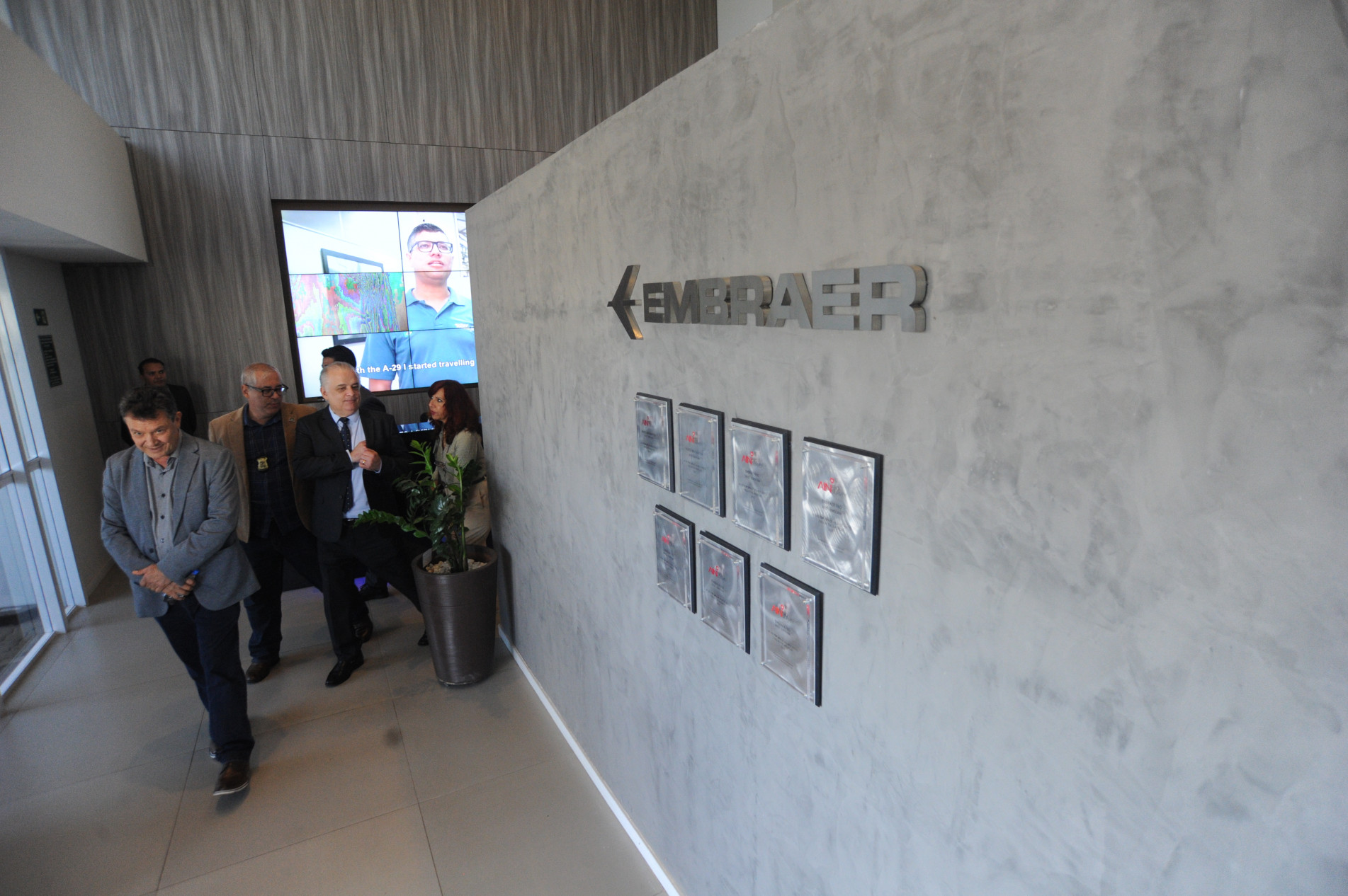 O ministro Márcio França veio conhecer a estrutura do aeroporto de Sorocaba