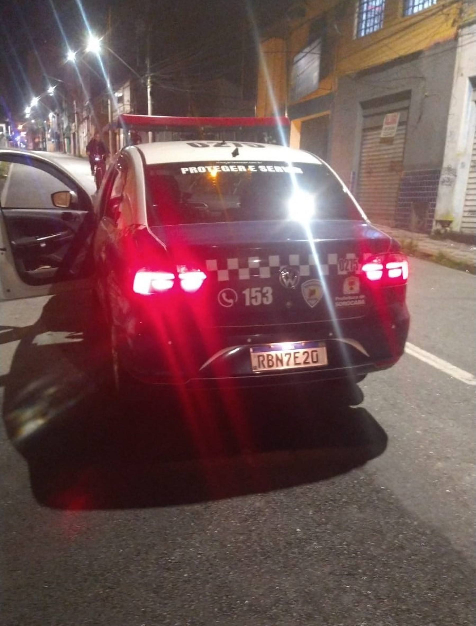 De 46 anos de idade, o suspeito tem diferentes mandados para cumprir