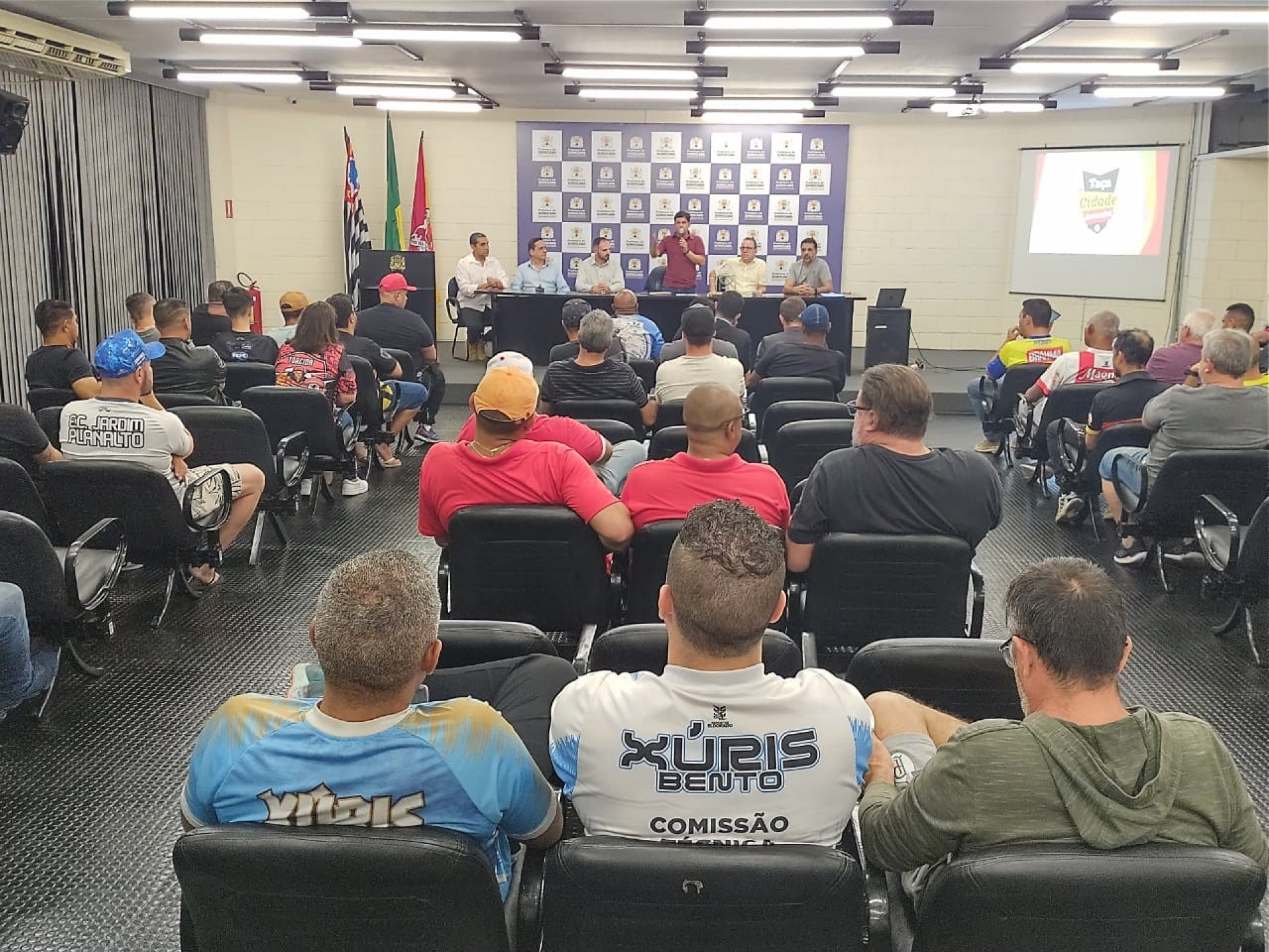 Representantes dos clubes se reuniram no Paço