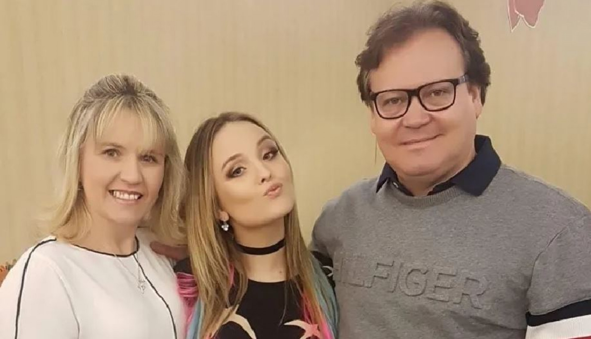 Lei foi inspirada na questão vivida pela atriz Larissa Manoela e seus pais, com repercussão na mídia