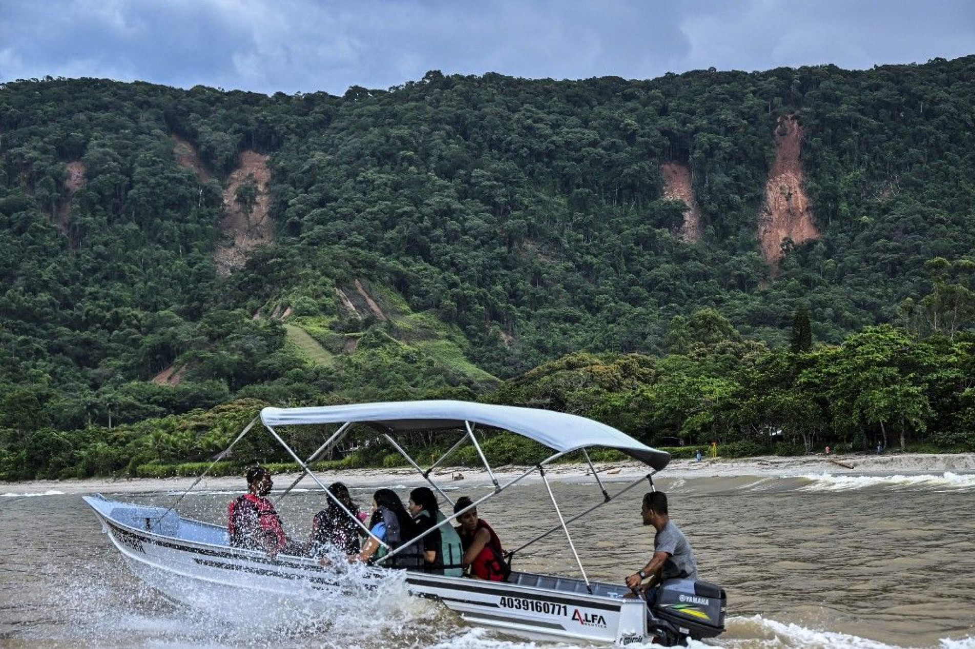 Em fevereiro, as encostas cederam no litoral norte