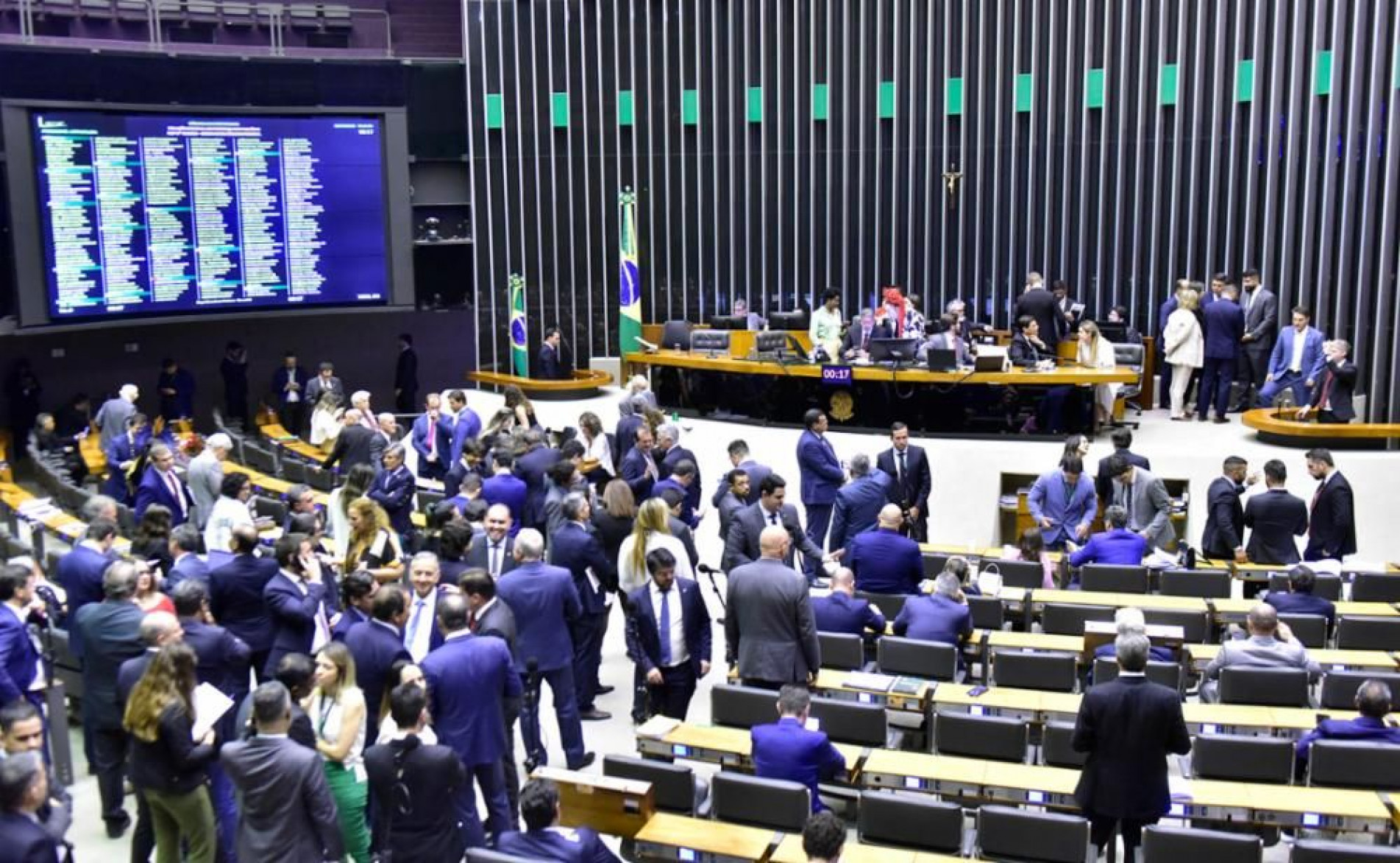 Senadores e deputados focados na reforma tribut&aacute;ria