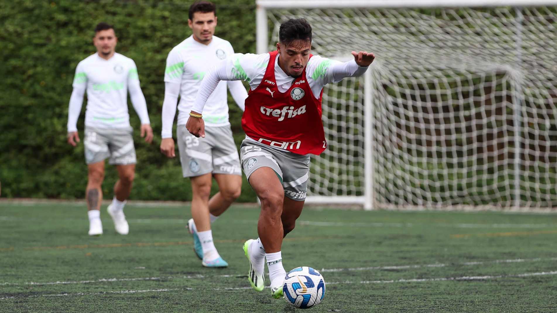 Sem dores musculares, Gabriel Menino está disponível