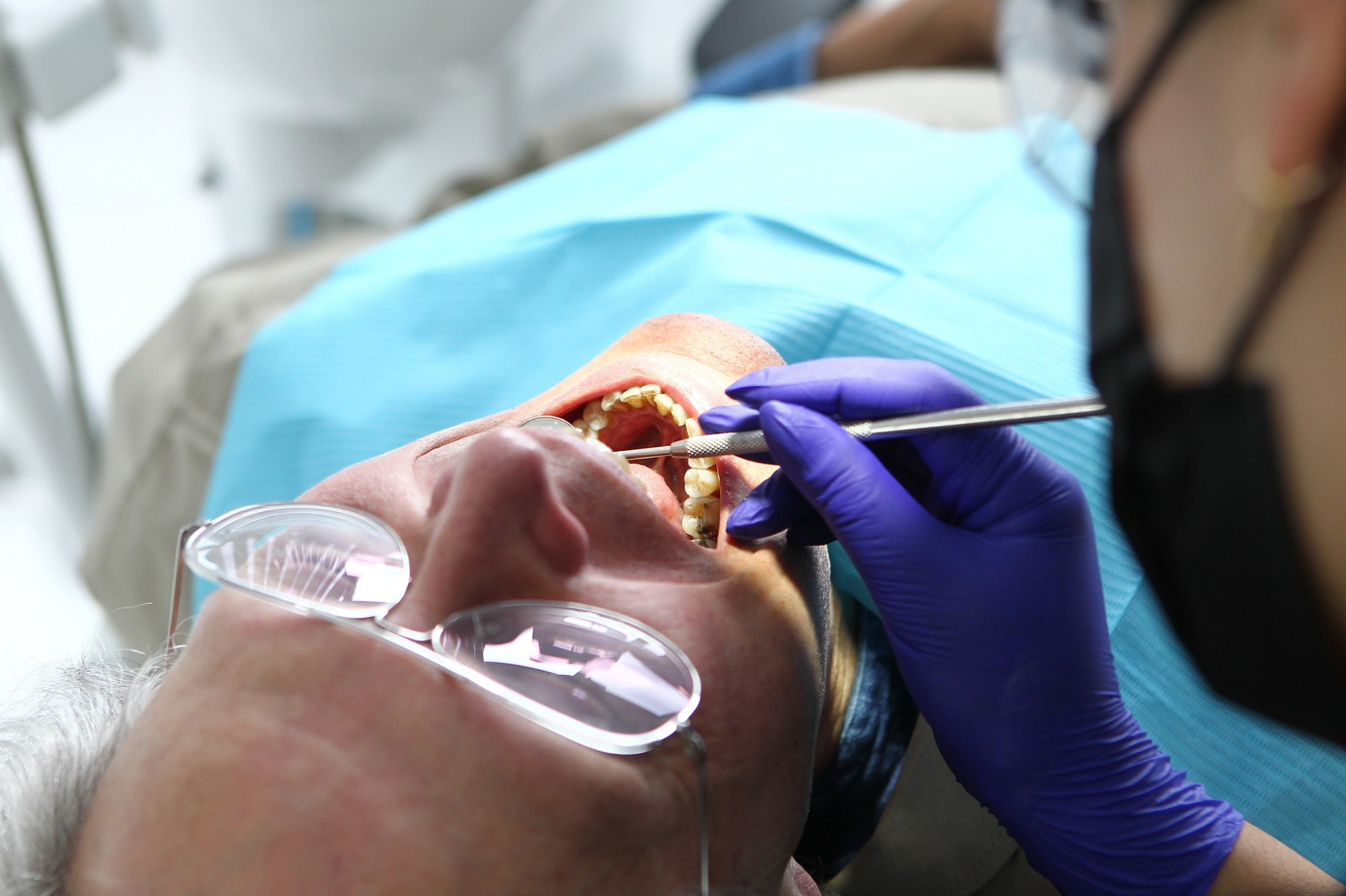 Manter o cuidado com os dentes traz segurança com a própria imagem até no ambiente profissional