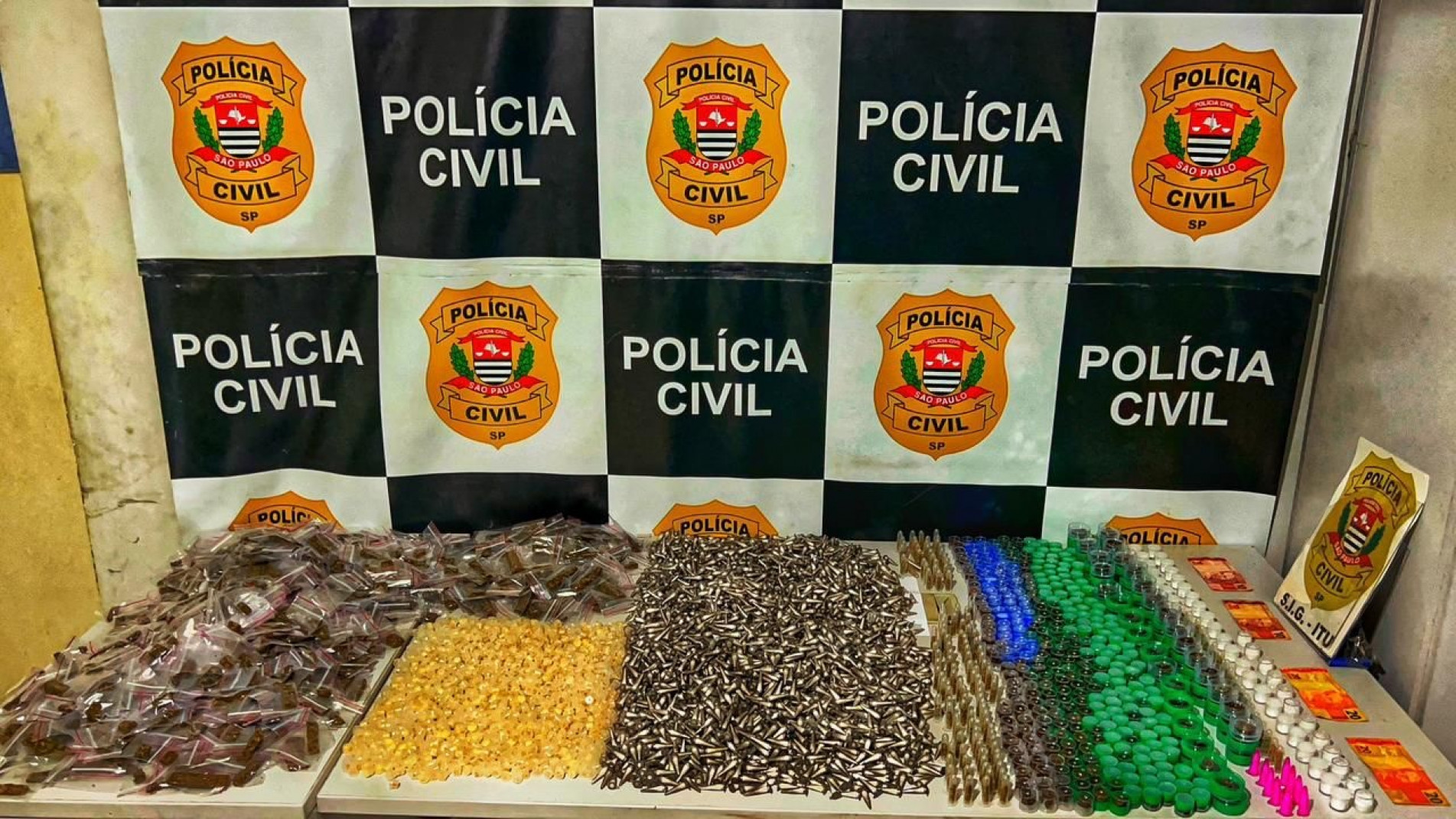 Entorpecentes foram localizados em residências e pontos de venda do Jardim das Rosas