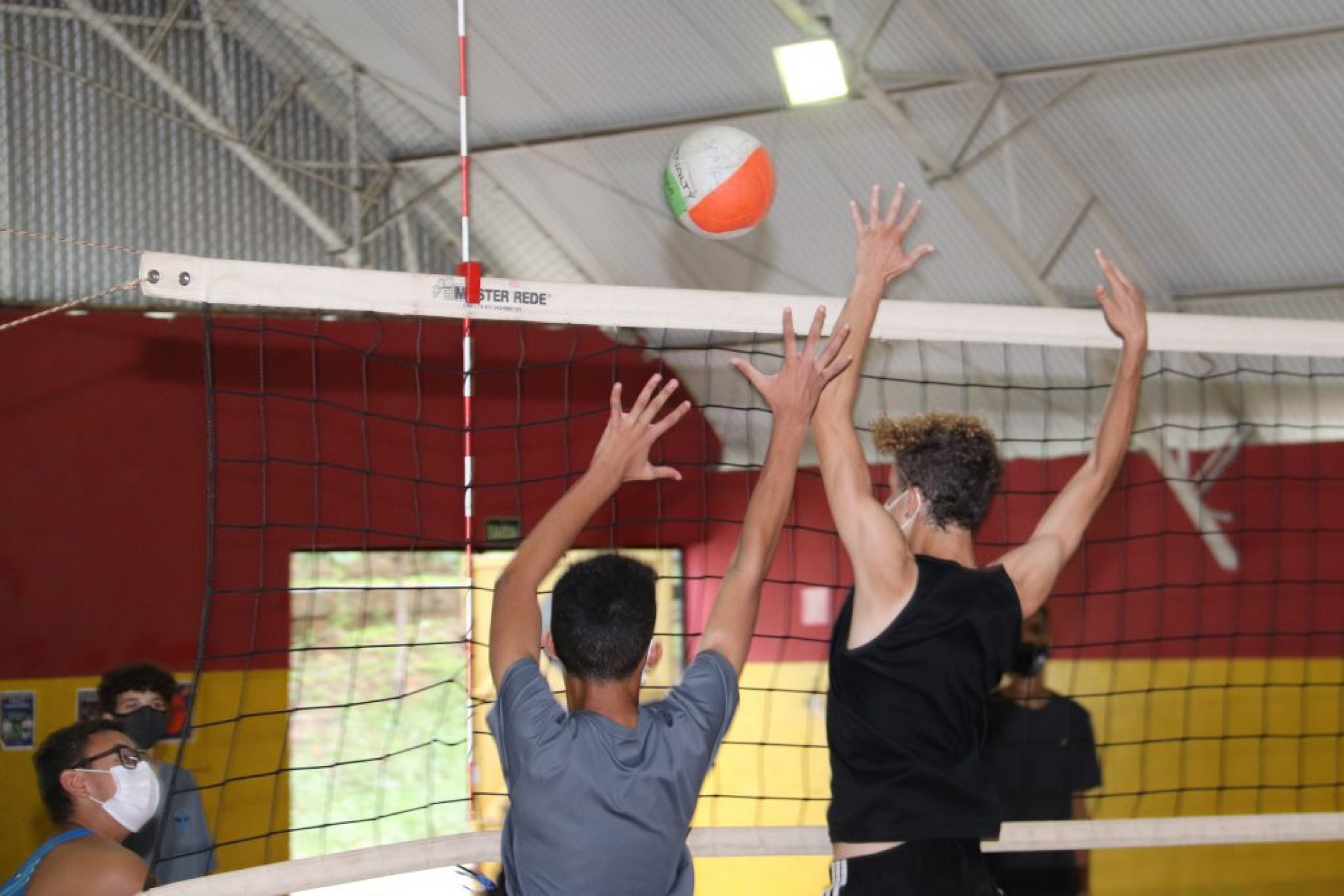 Abertura da Copa de Voleibol 'Meninos e Meninas da Vila' será neste domingo