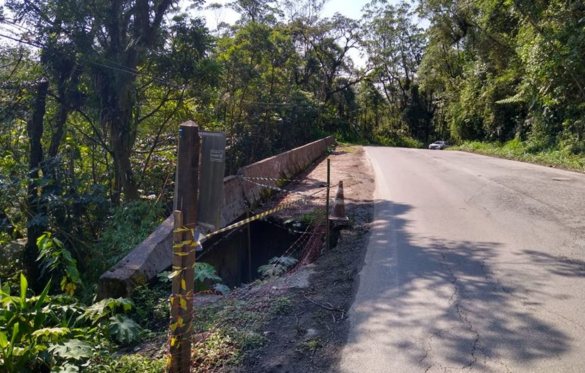 Trechos das rodovias sob a responsabilidade do DER incluídas no PPI estão
em péssimas condições, como as SPs 079 entre Tapiraí e Juquiá