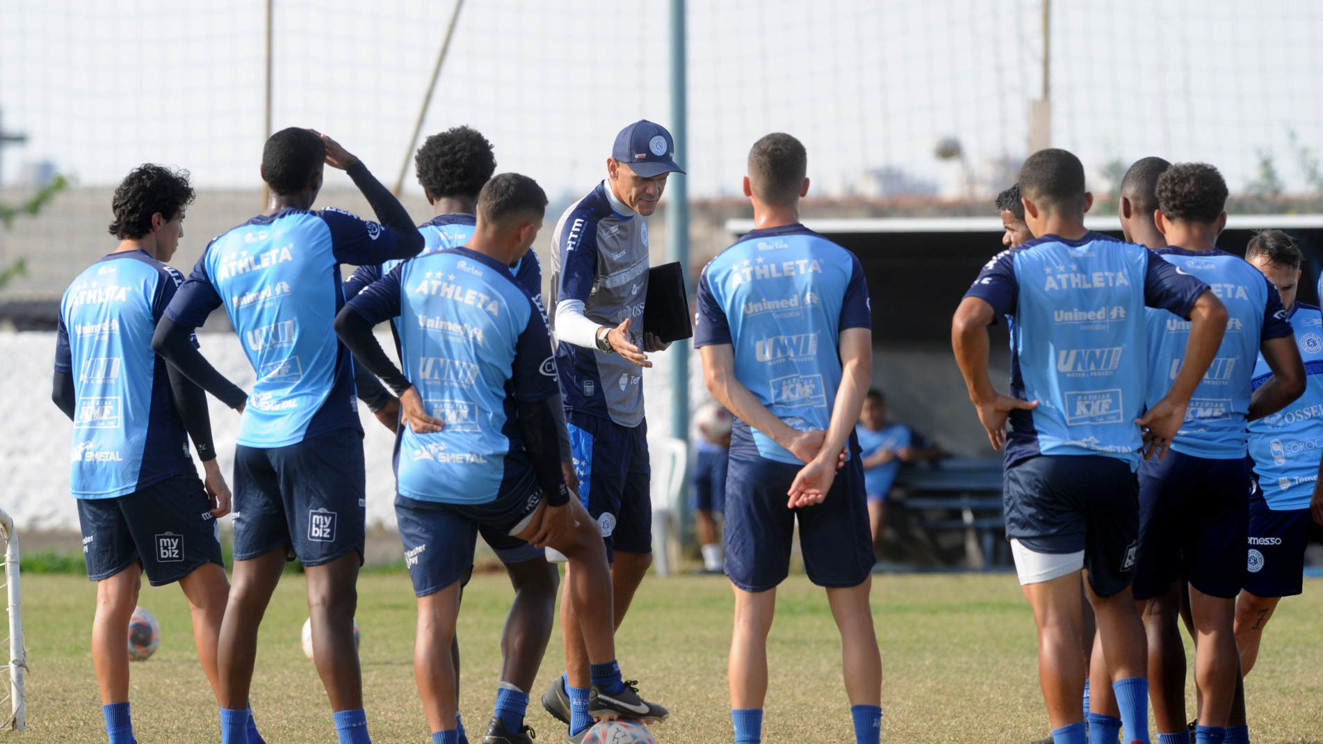 Fábio Toth, suspenso, não comandará o time hoje