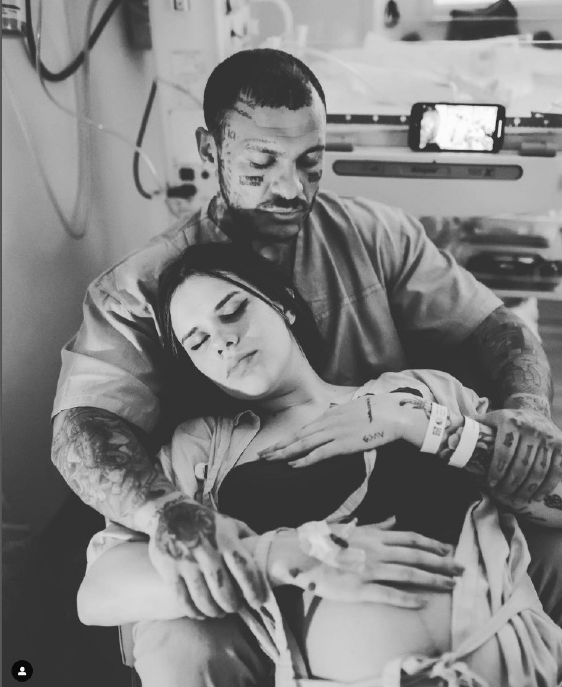 Jovem teve o seu útero retirado e ficou internada na (UTI) do hospital 