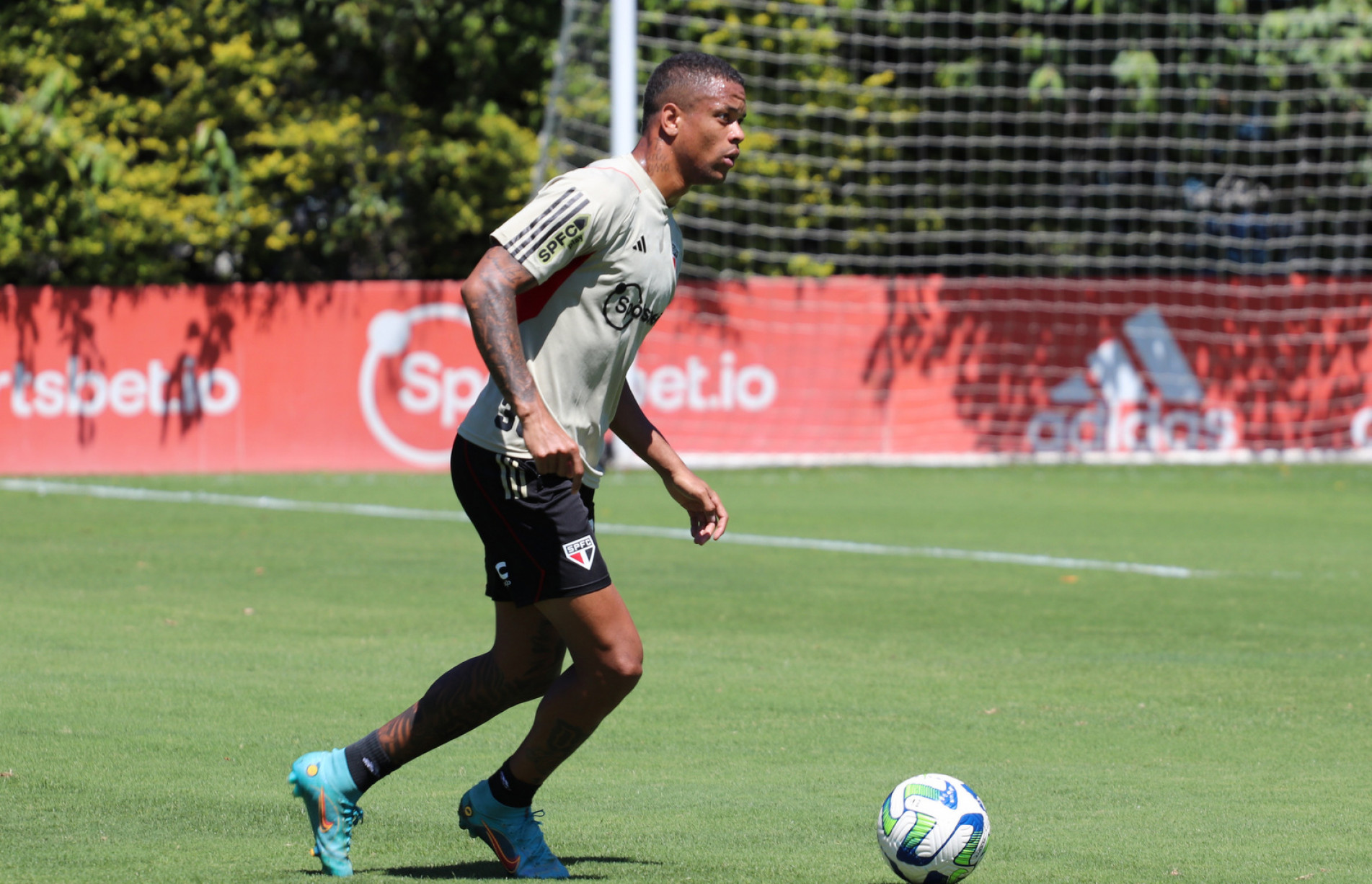 Caio Paulista, recuperado, reforça o Tricolor