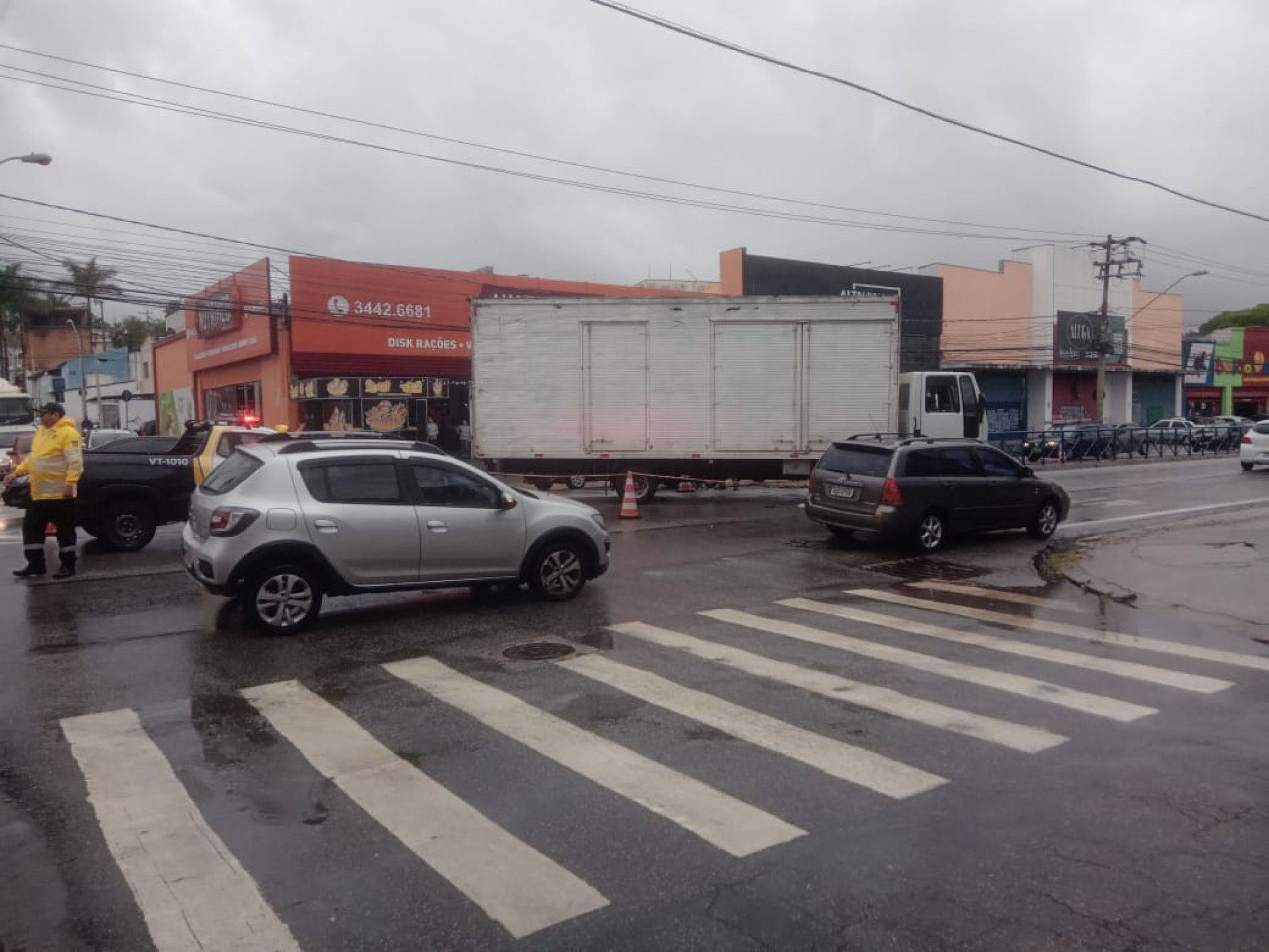 Ocorrência foi atendida pelo Corpo de Bombeiro e Polícia Militar