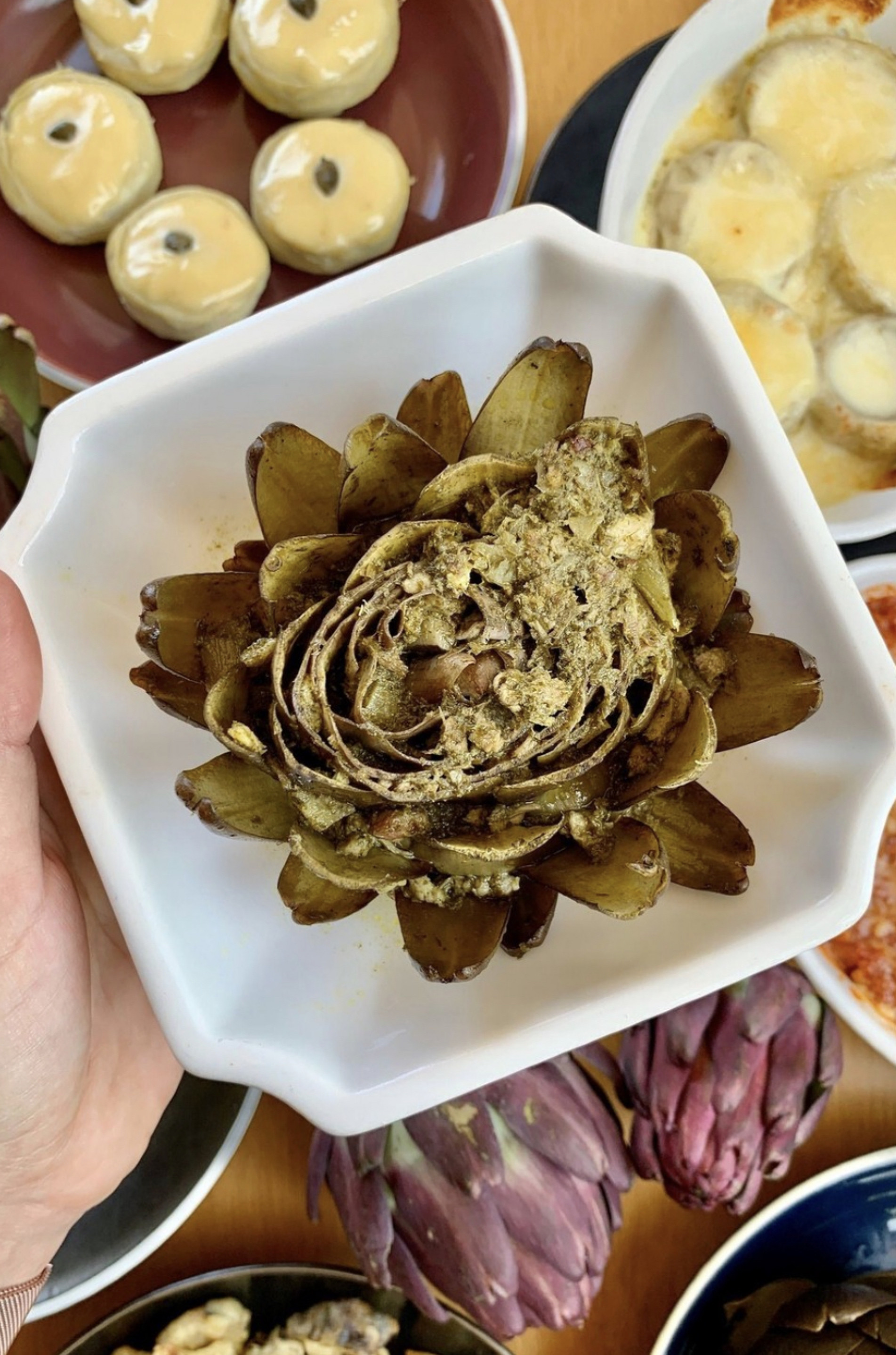 Alcachofra Al Inferno do Stefano e pratos feitos com fundos de alcachofra